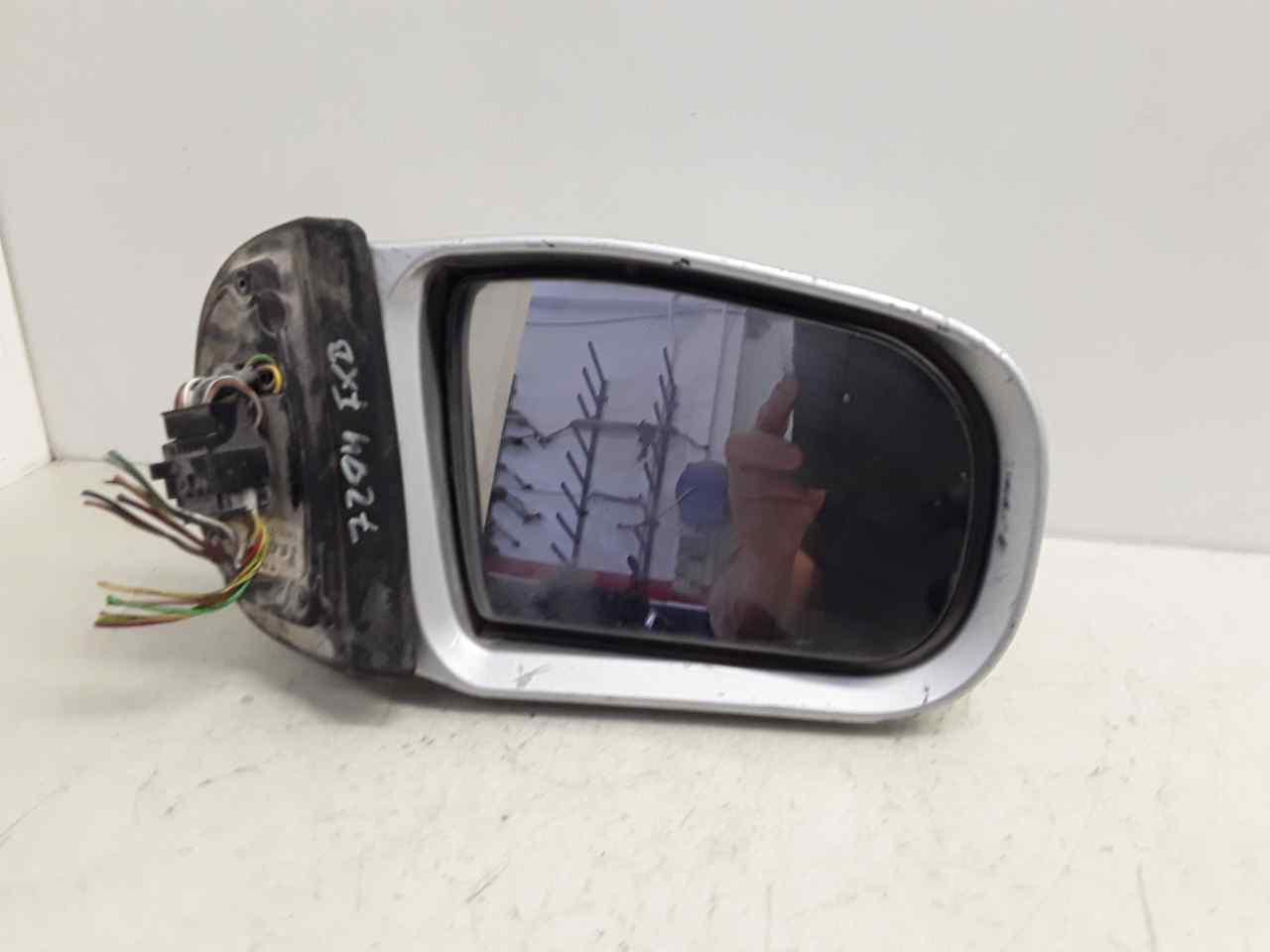 Retrovisor derecho, foto 1 de 2