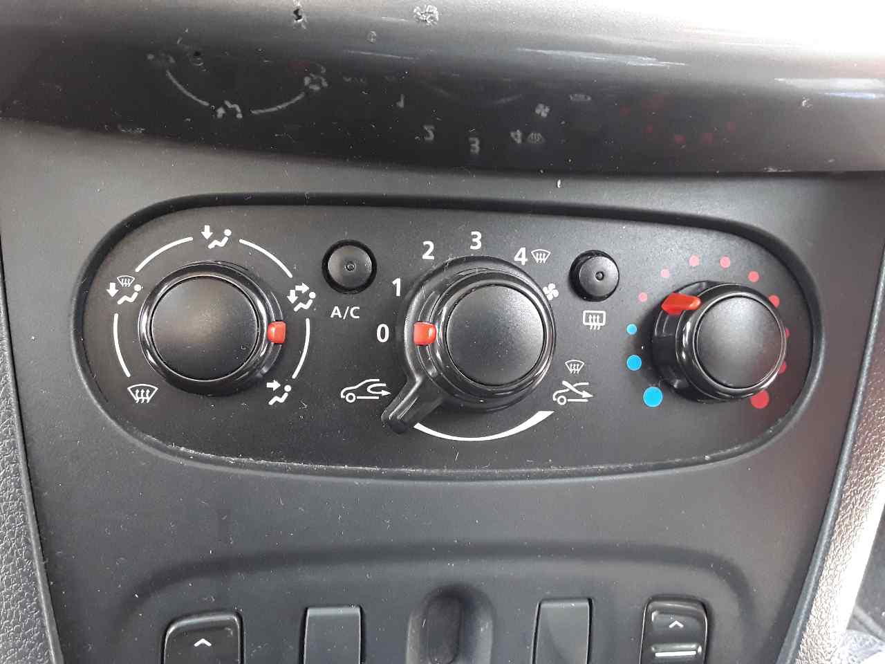 Mando calefaccion / aire acondicionado, foto 1 de 1
