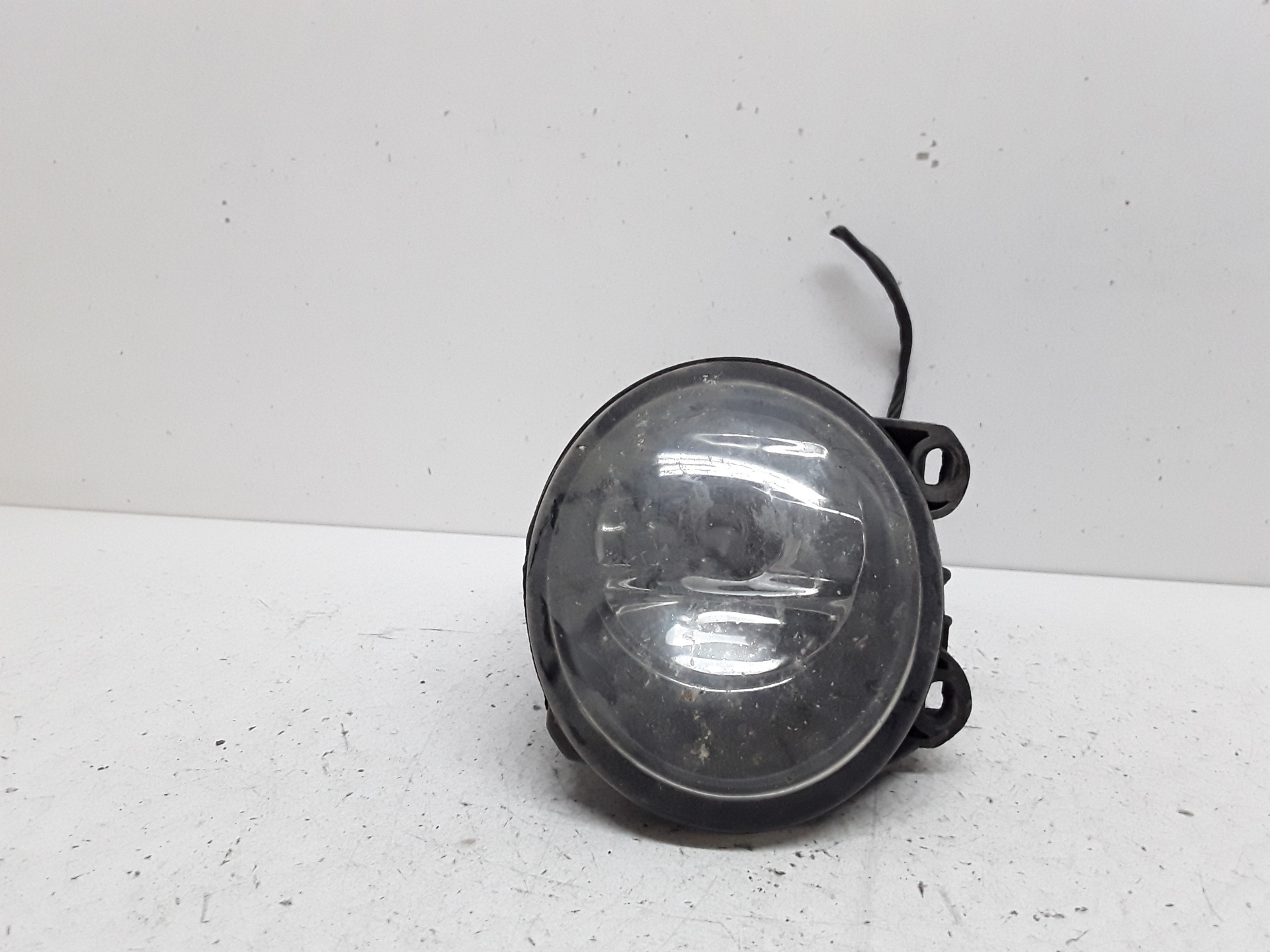 Faro antiniebla izquierdo