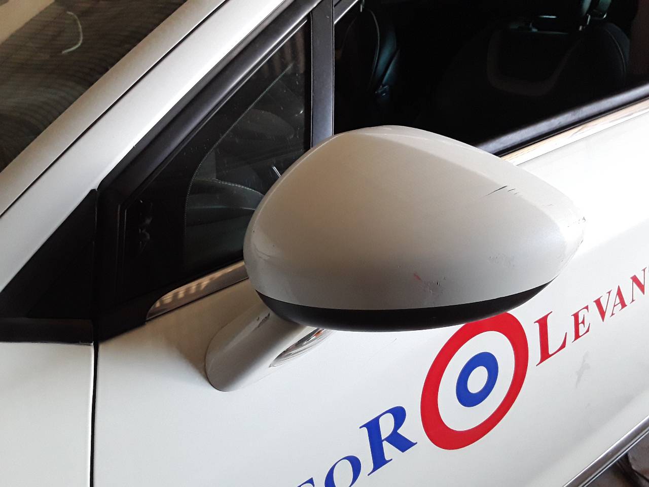 Retrovisor esquerdo, foto 1 de 2