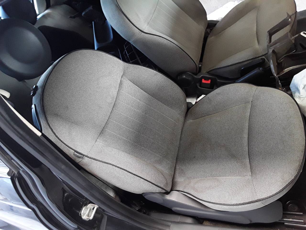 Asiento delantero derecho, foto 1 de 1