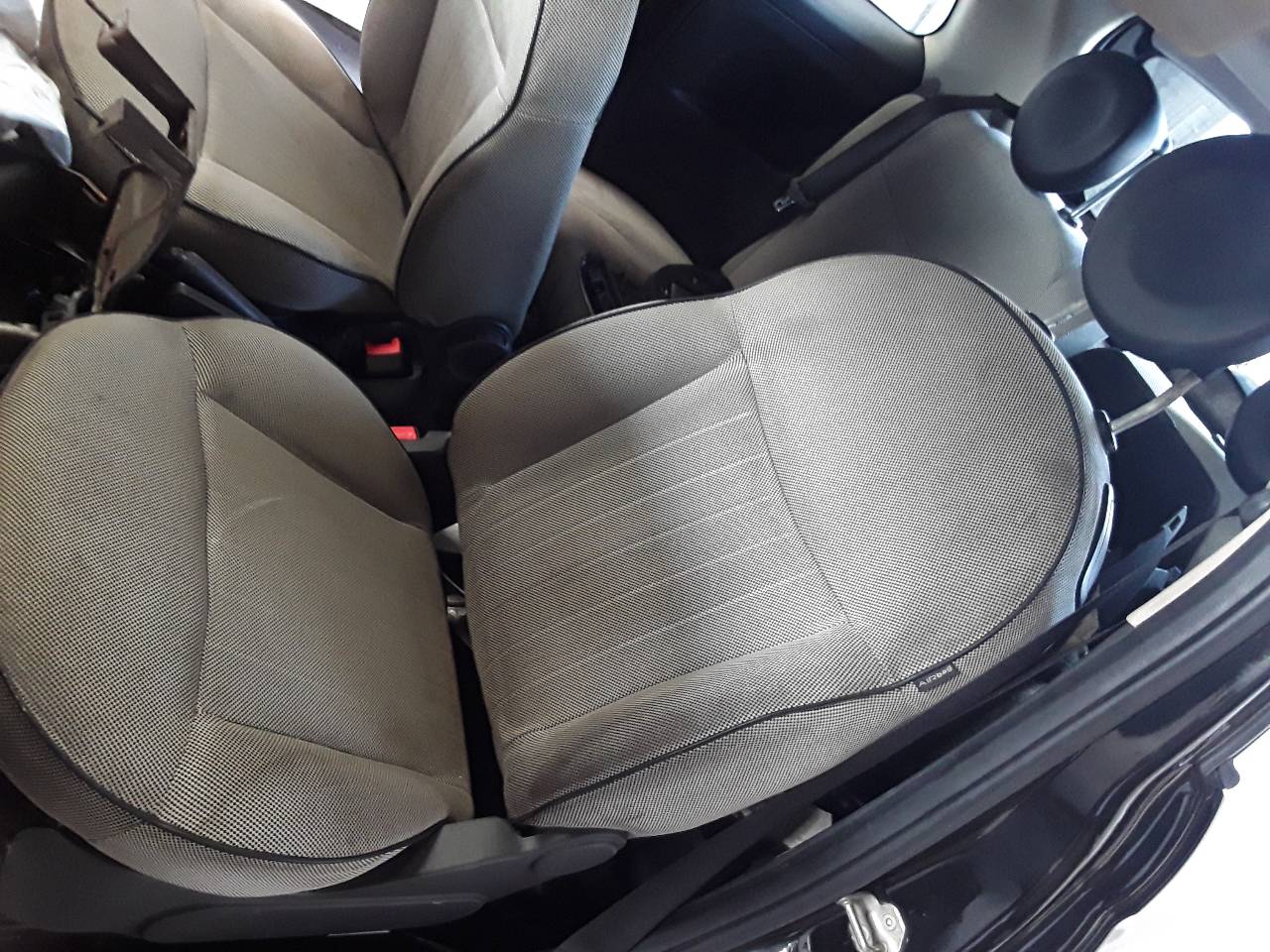 Asiento delantero izquierdo, foto 1 de 1