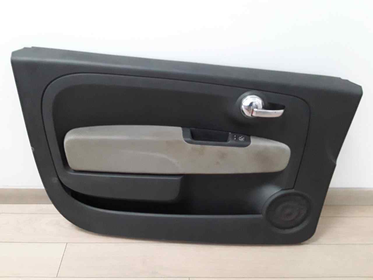 Guarnecido puerta delantera izquierda
