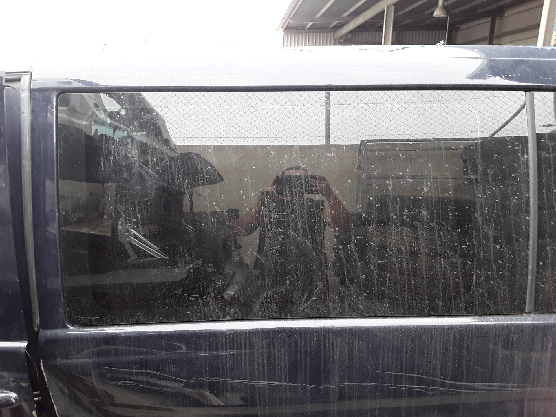 Vitre de custode avant gauche, photo 1 sur 1