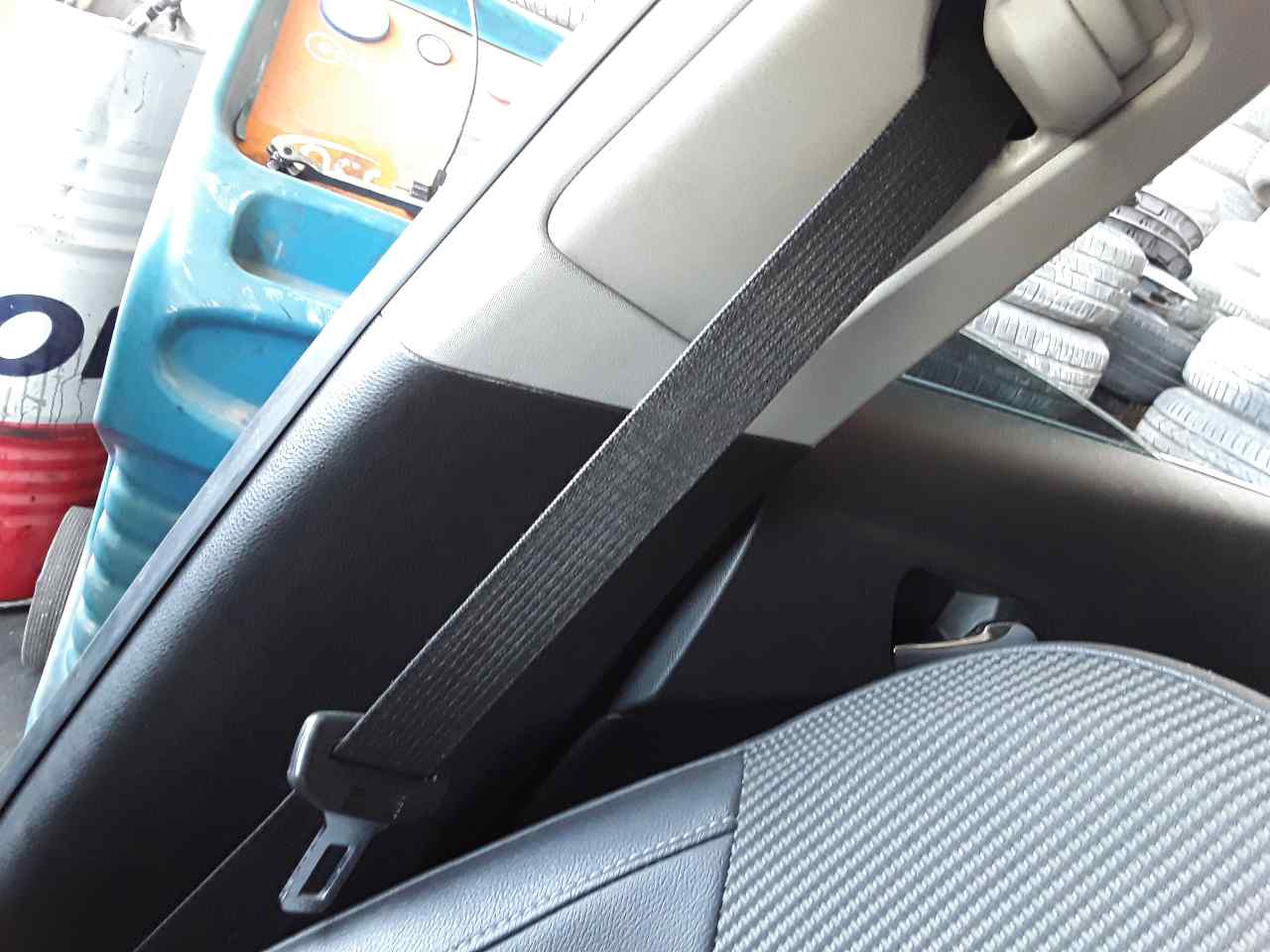 Cinturon seguridad delantero derecho