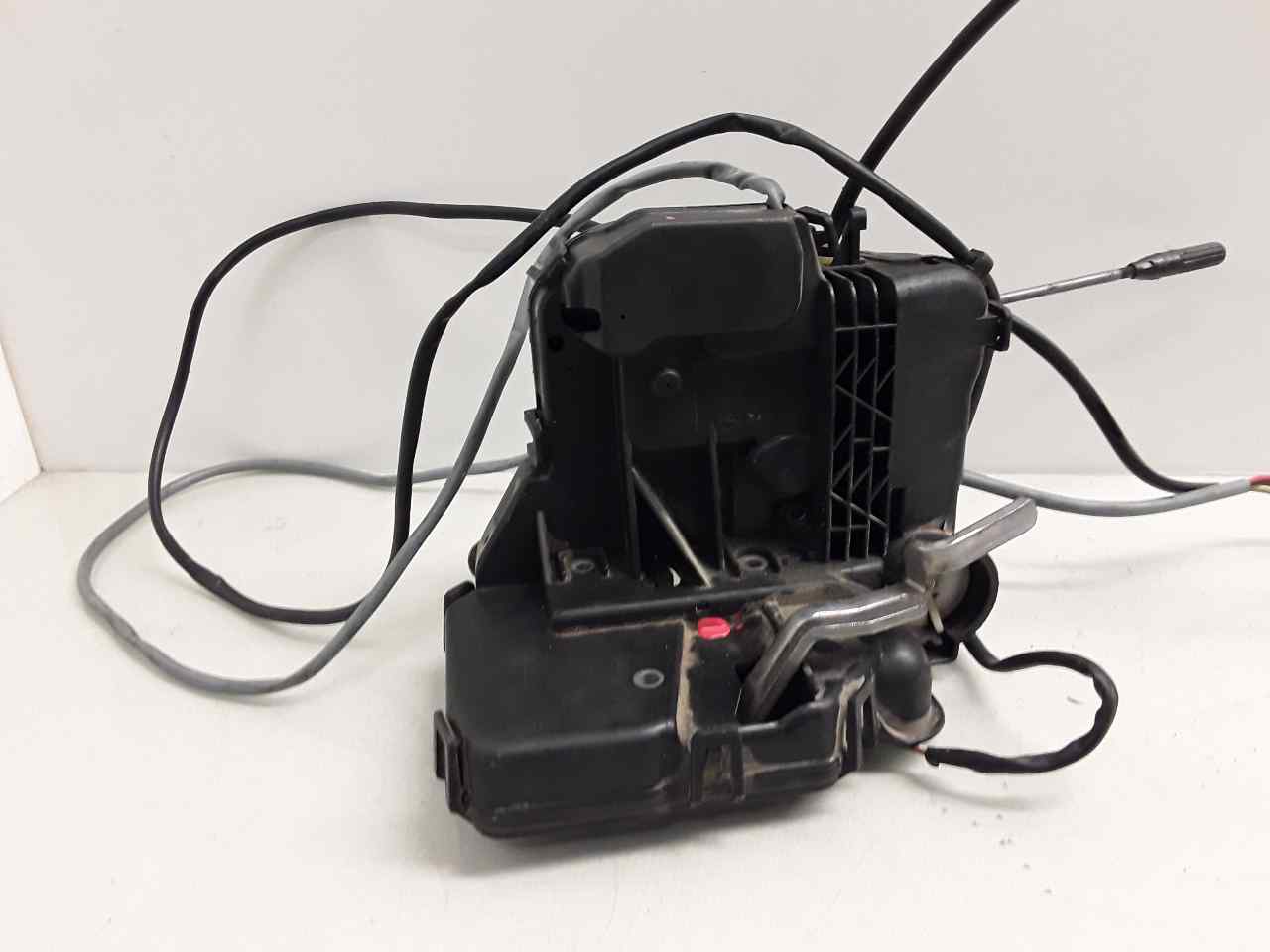 Cerradura puerta delantera izquierda