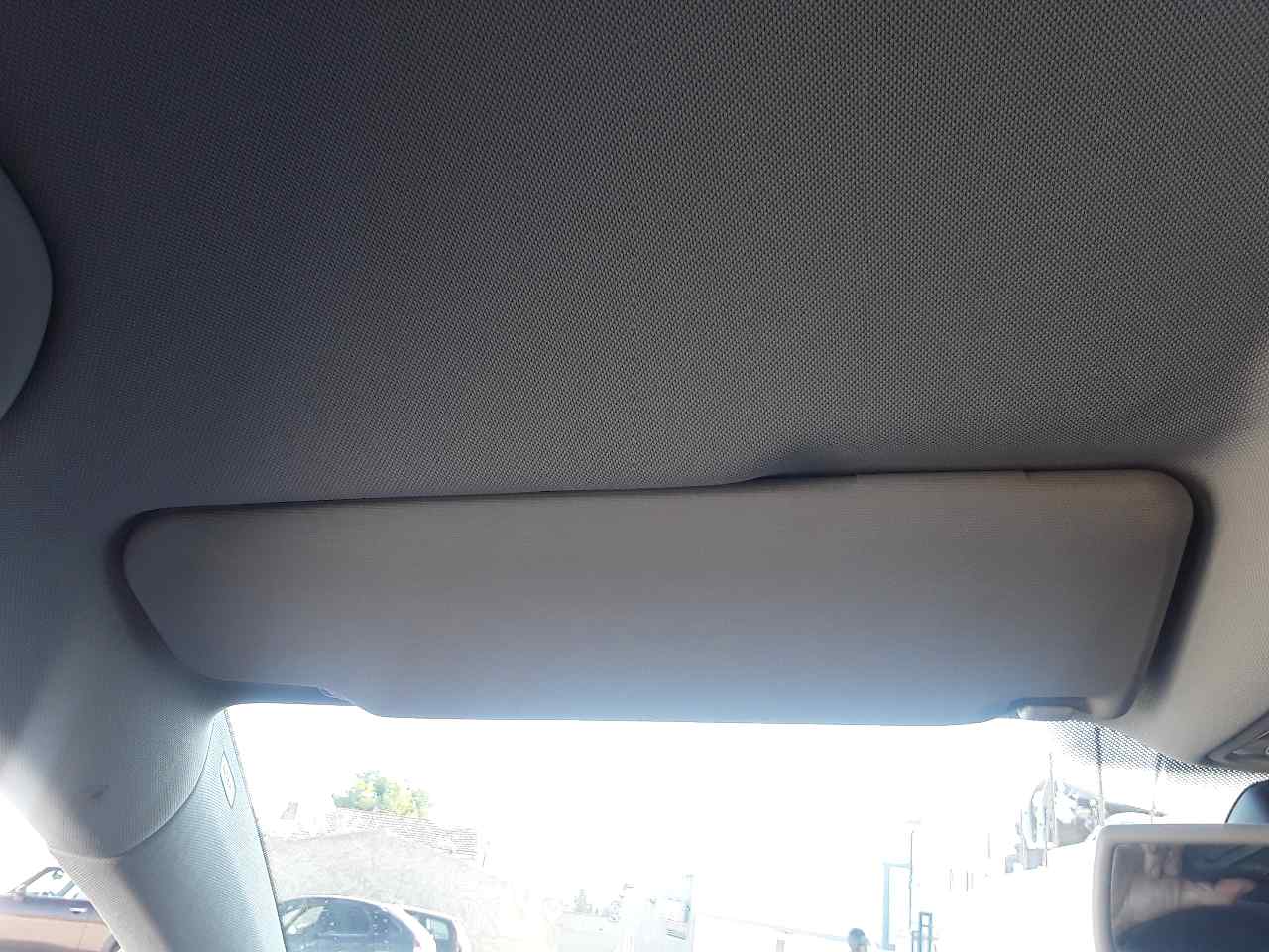 Pala de sol esquerda, foto 1 de 2