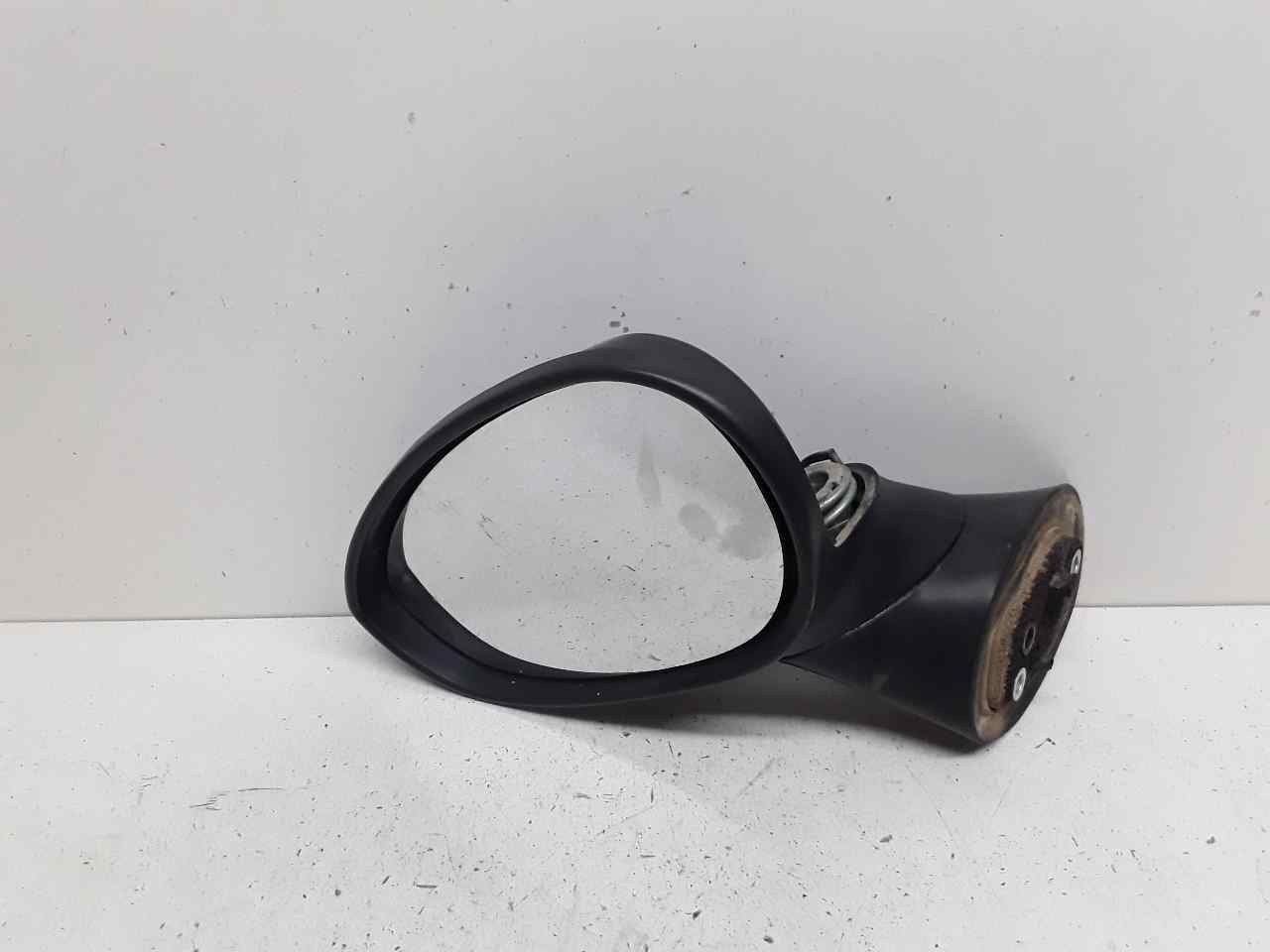 Retrovisor izquierdo