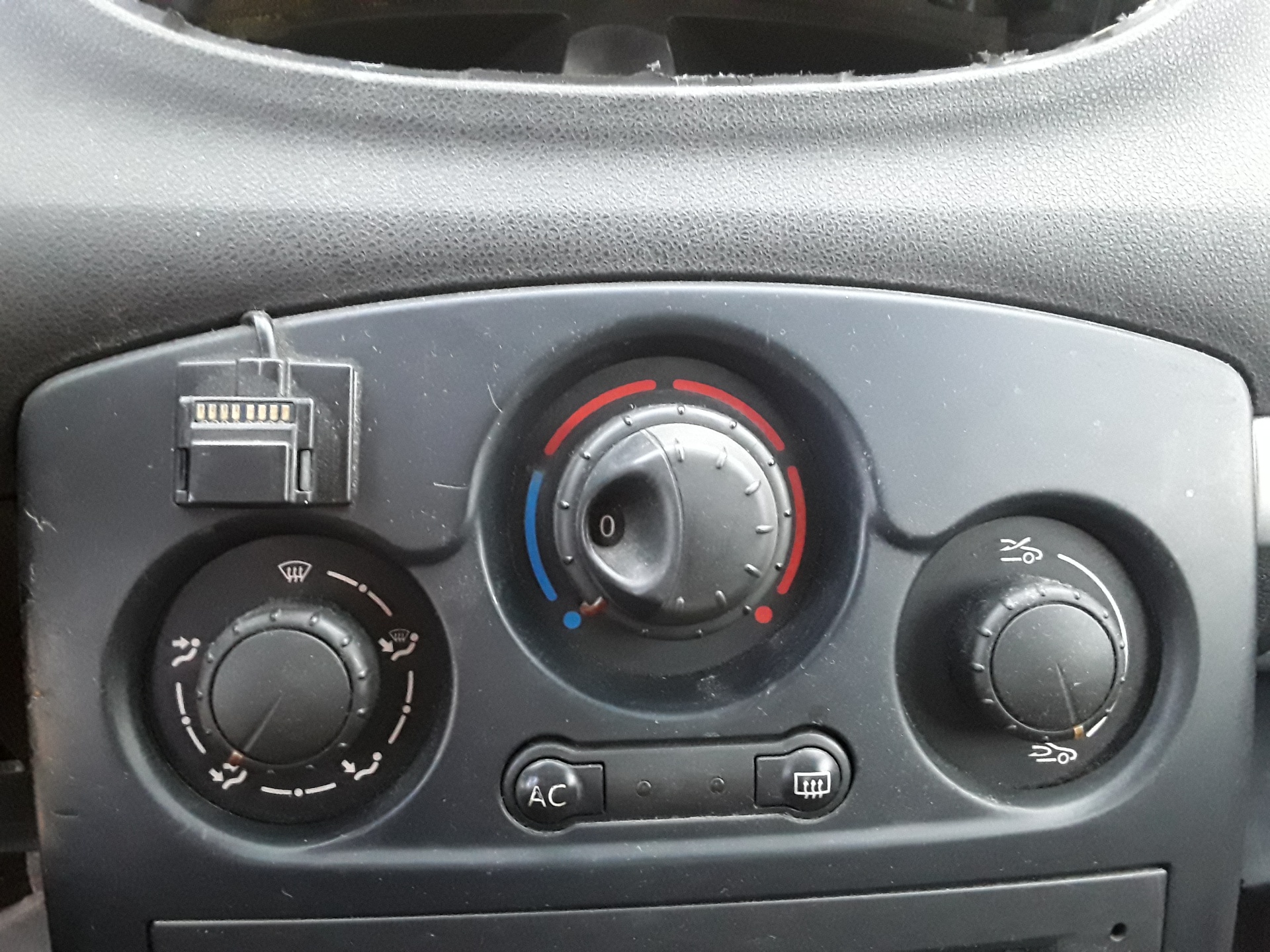 Commande chauffage / climatisation, photo 1 sur 1
