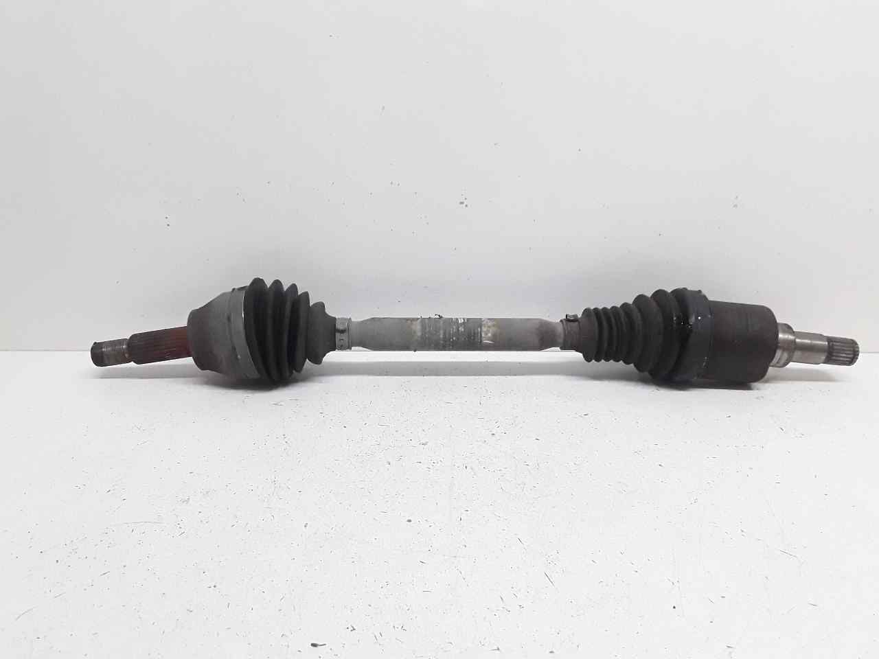 Transmision delantera izquierda