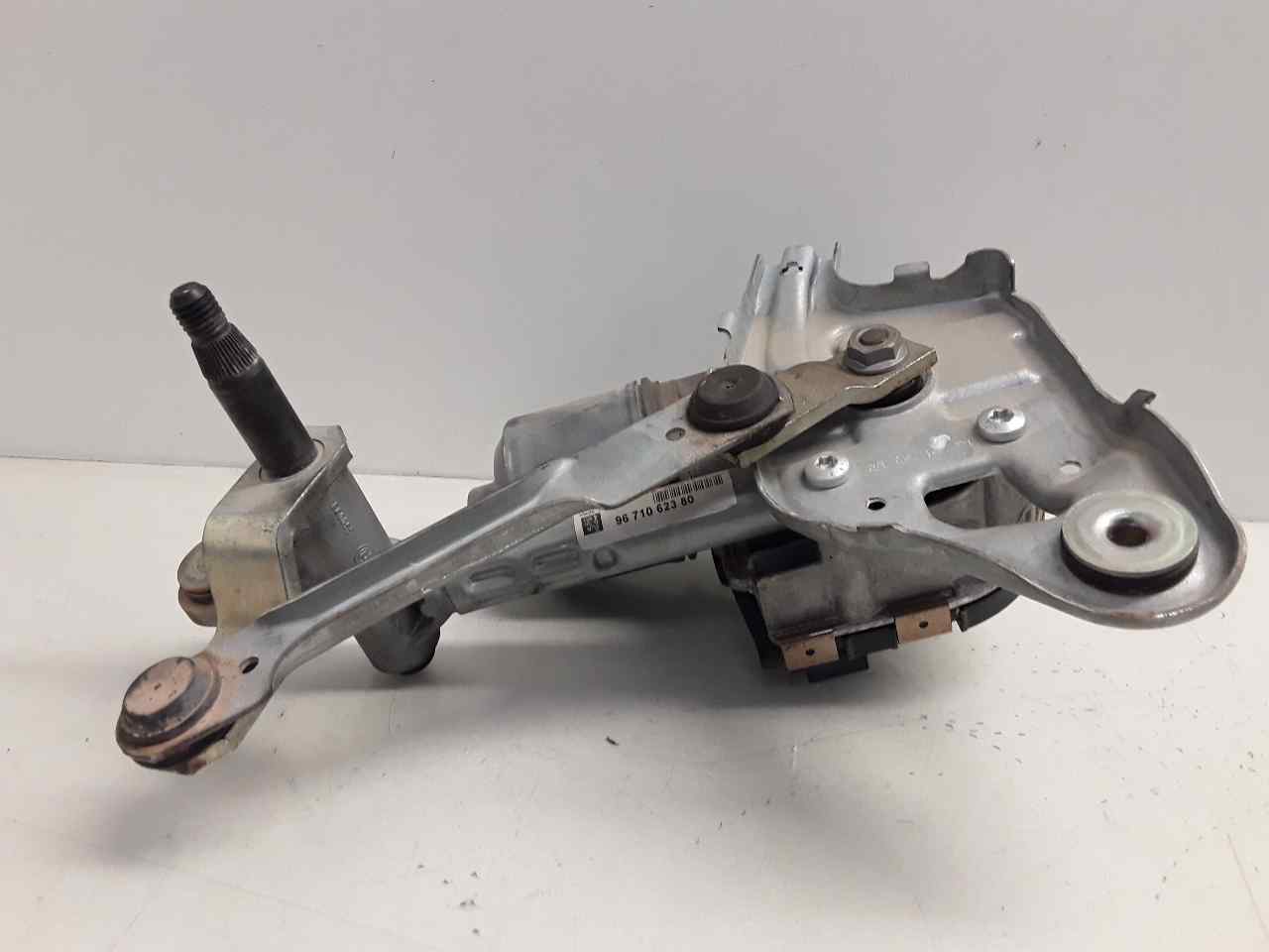 Motor limpia delantero