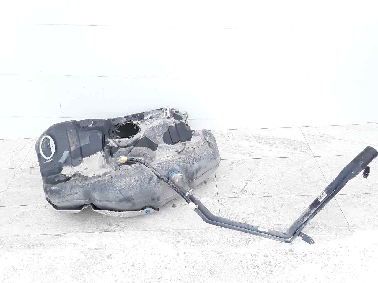 Deposito combustible, foto 1 de 4