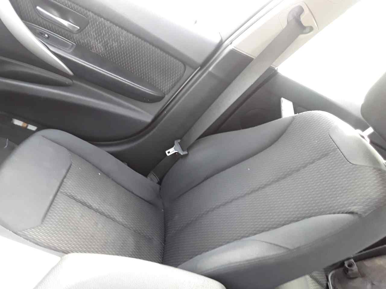 Front right seat, photo 1 of 5