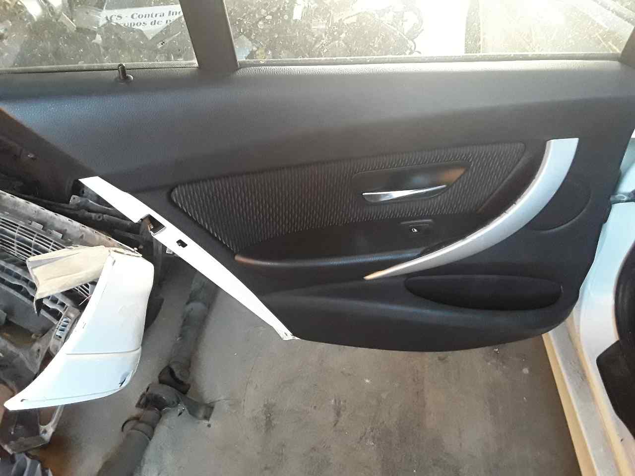 Guarnição da porta traseira esquerda, foto 1 de 4