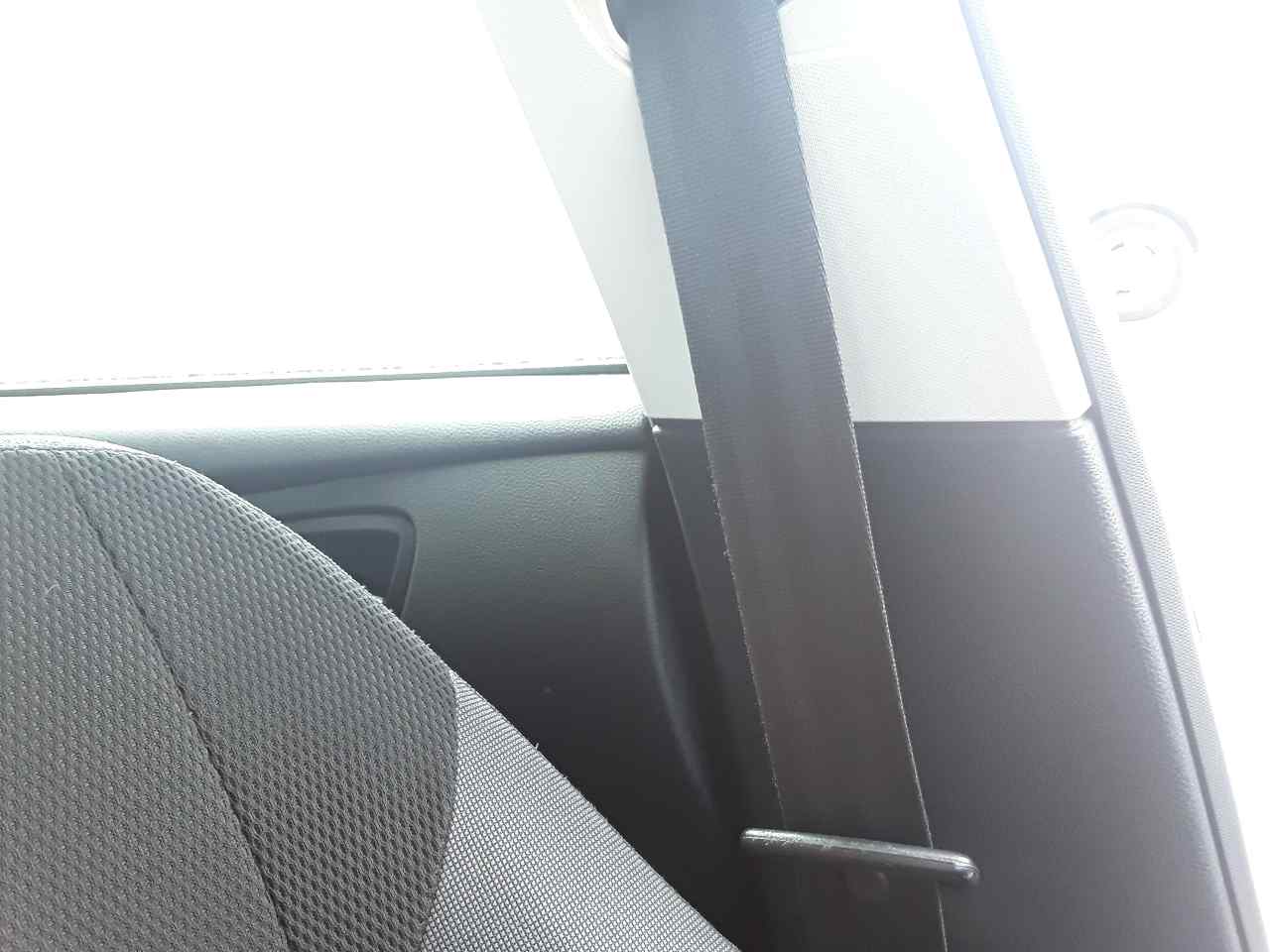 Front left seat belt, photo 1 of 1