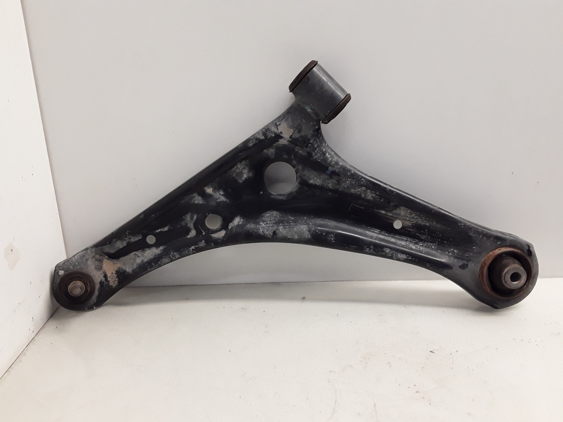 Brazo suspension delantero izquierdo