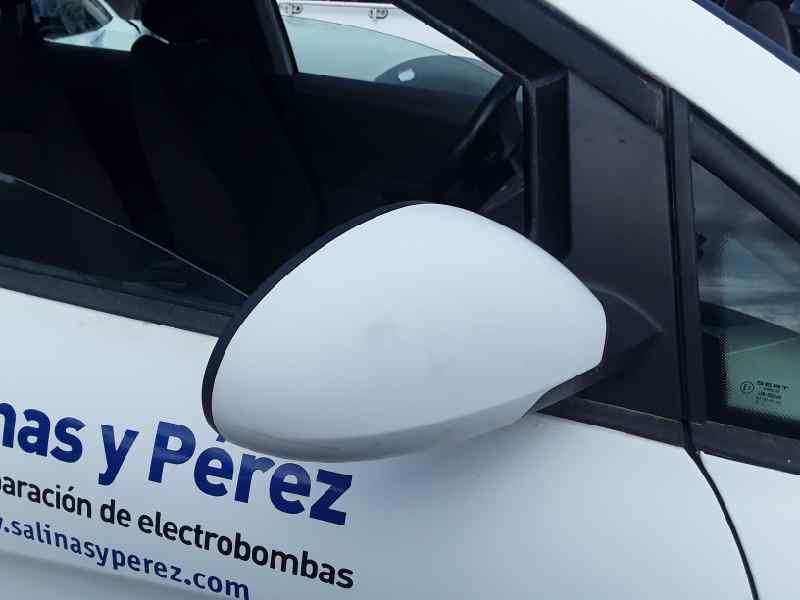 Retrovisor derecho