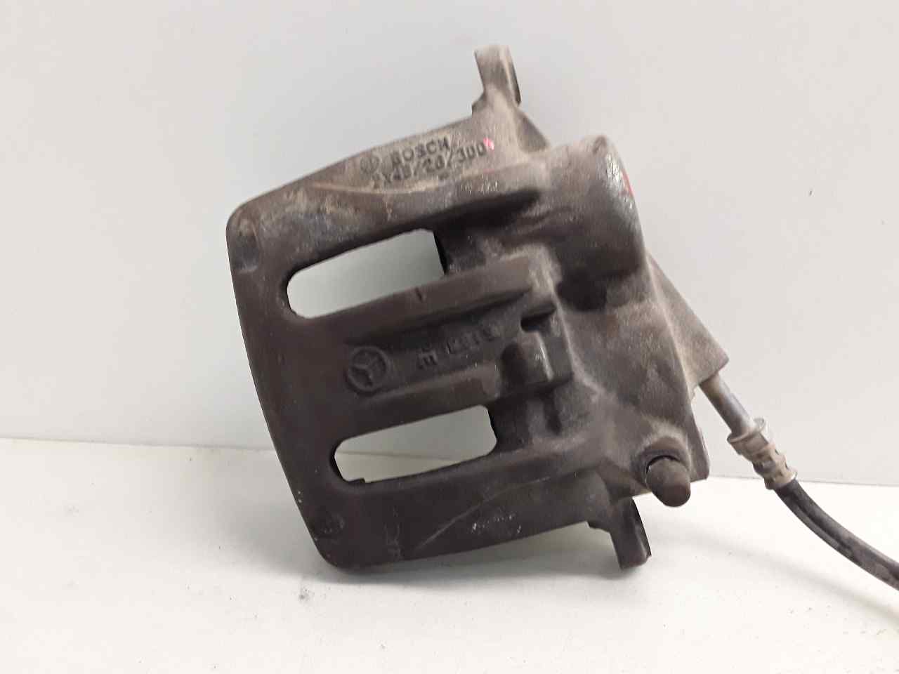 Pinza de freno delantera derecha