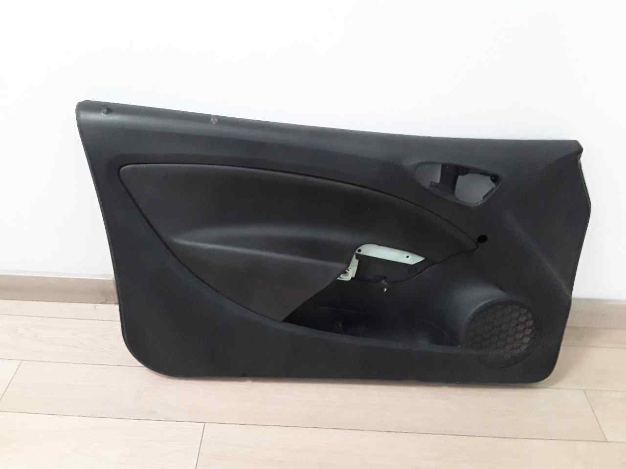 Guarnecido puerta delantera izquierda