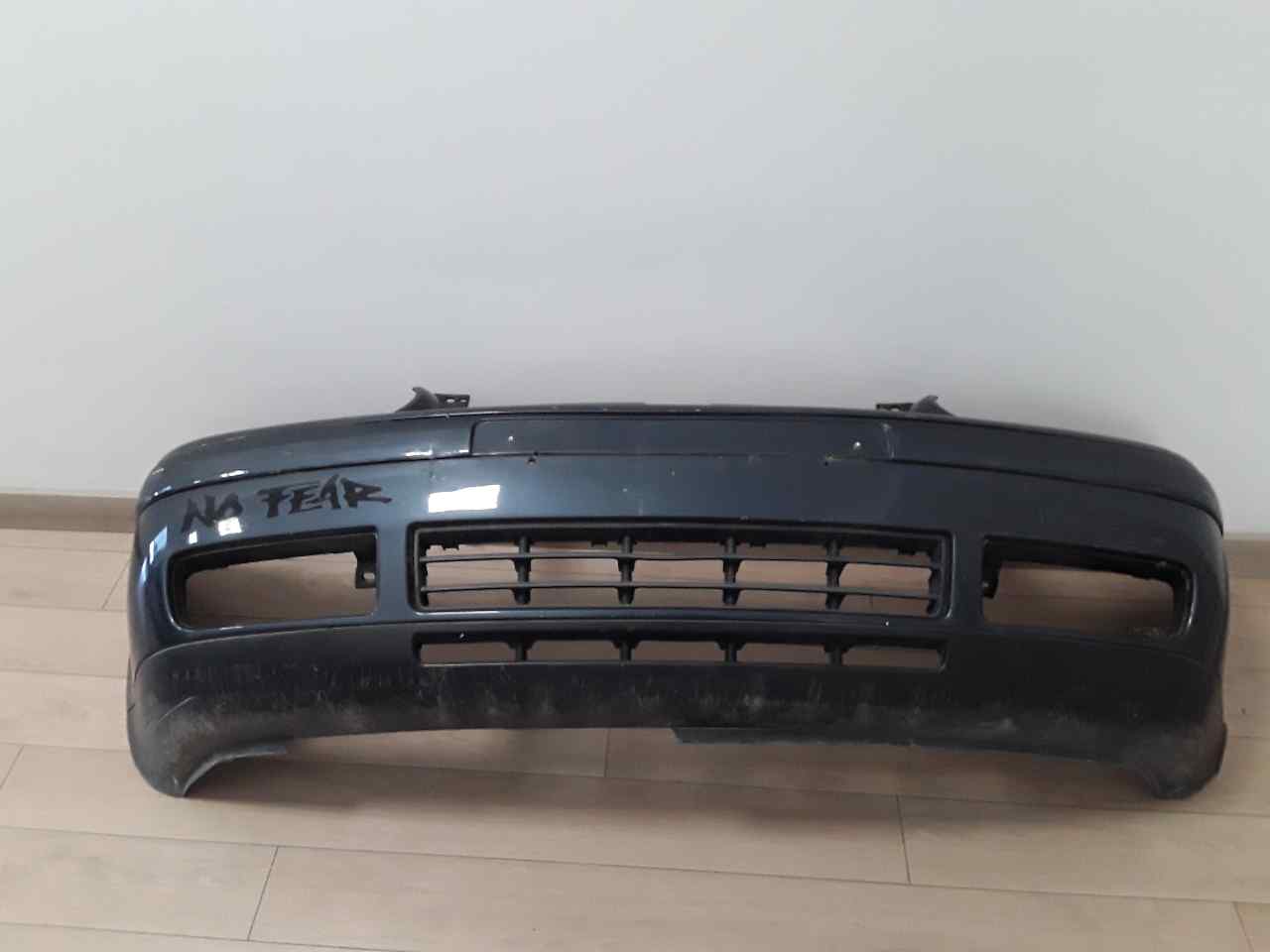 Paragolpes delantero
