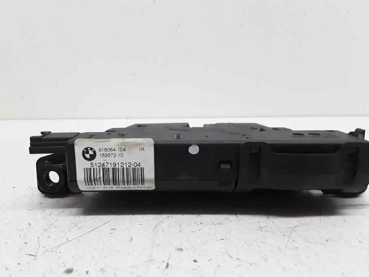 Boot / tailgate lock, photo 1 of 3