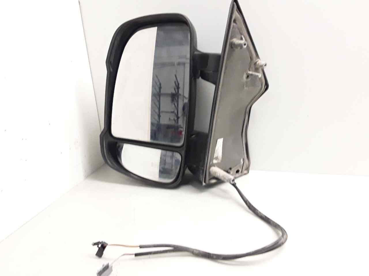 Retrovisor izquierdo
