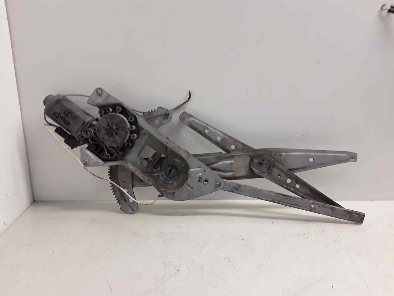 Front right window regulator, photo 1 of 2
