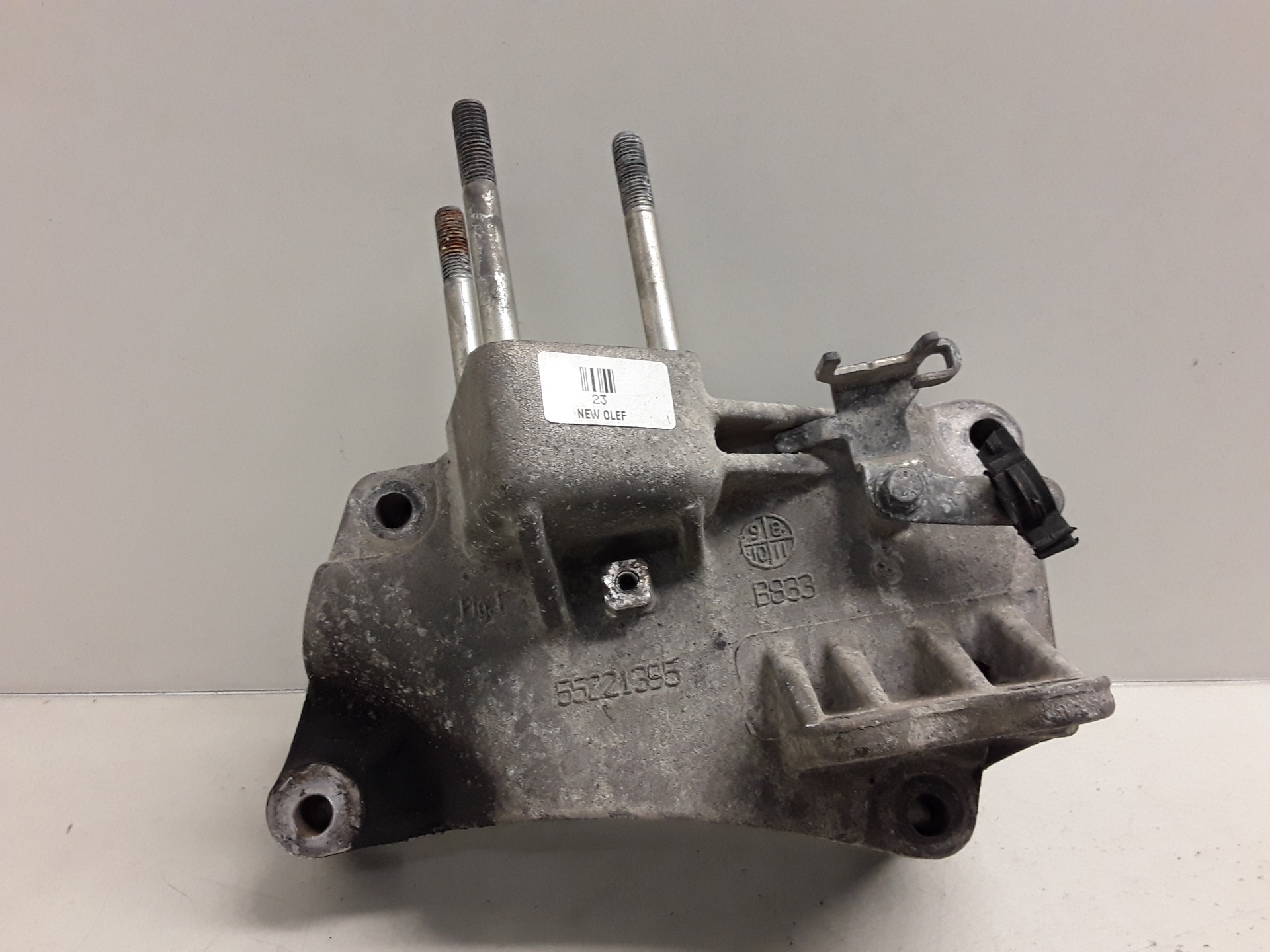 Soporte motor derecho