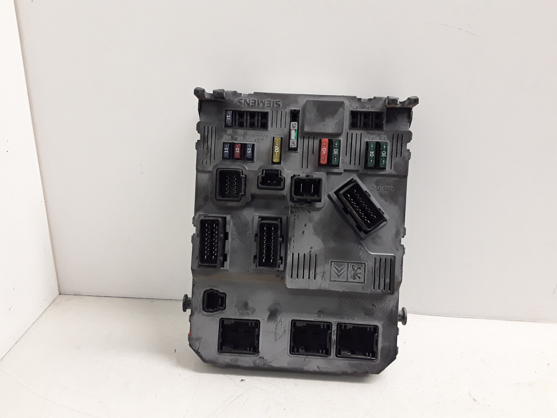 Caja reles / fusibles