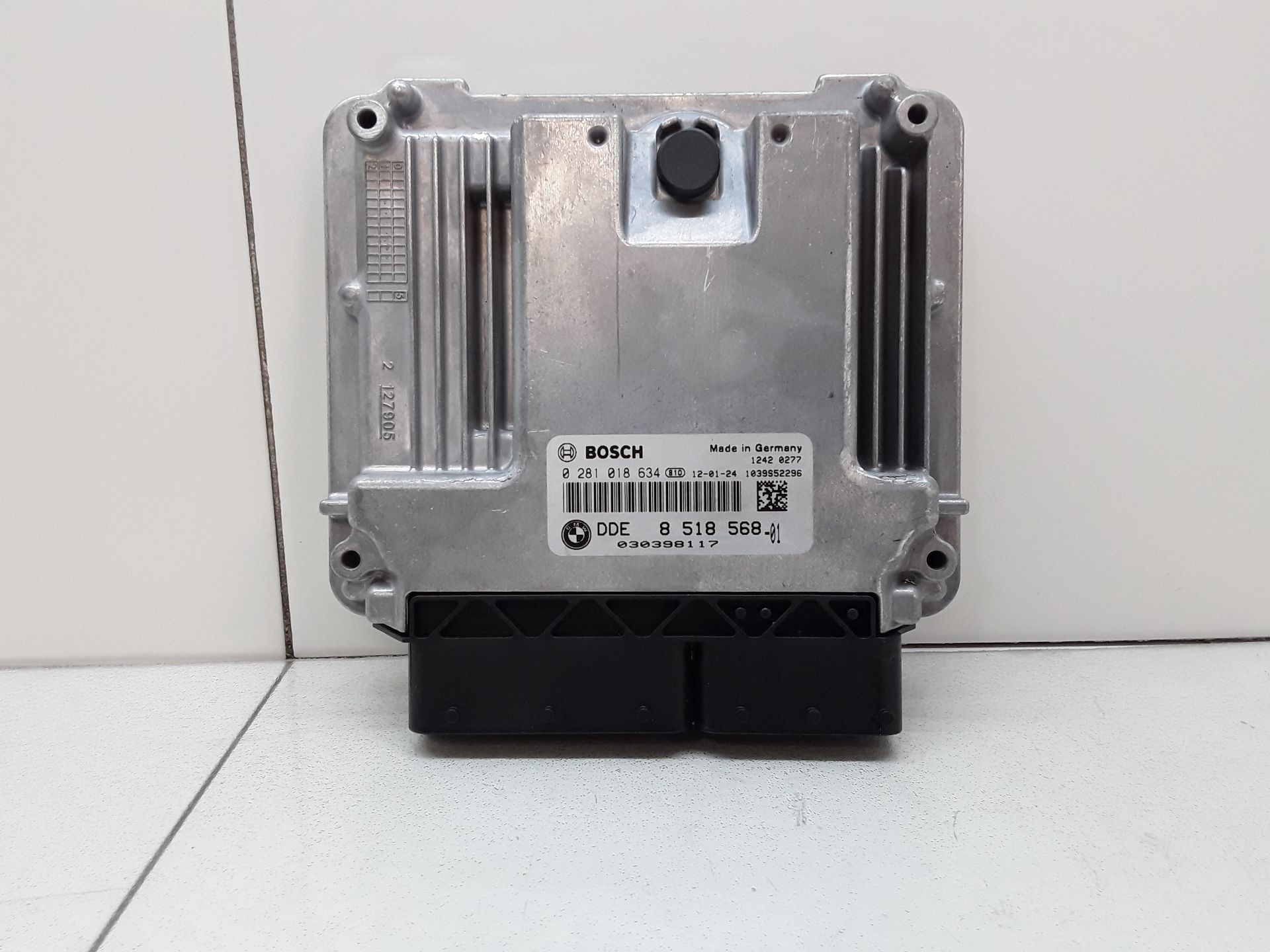 Engine control unit (ECU), photo 1 of 4