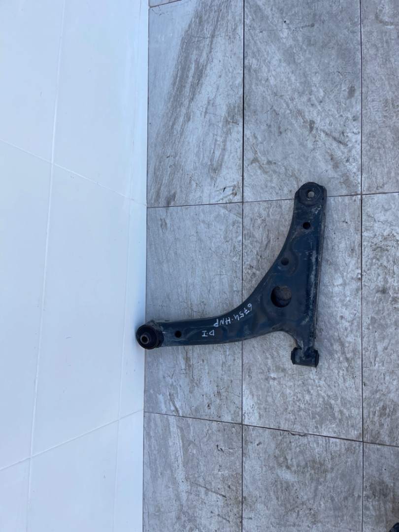 Brazo suspension delantero izquierdo