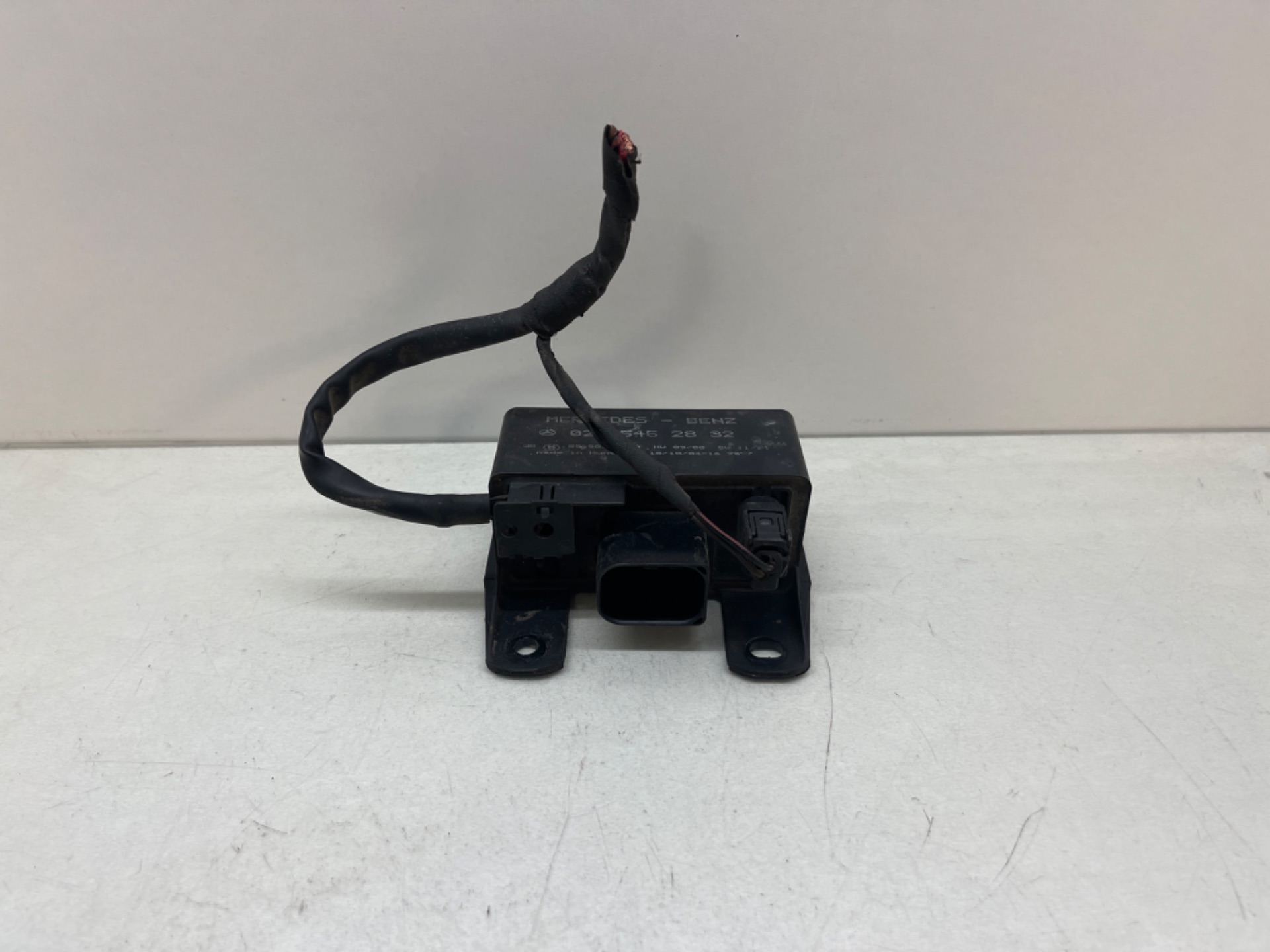 Relay / fuse box, photo 1 of 4