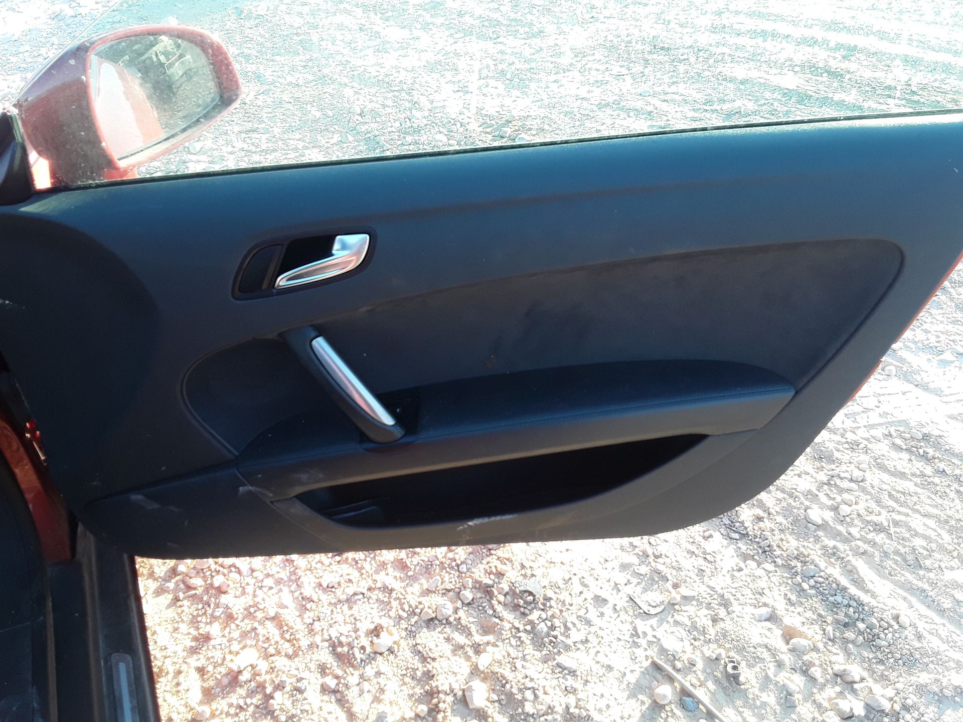 Front right door trim, photo 1 of 7