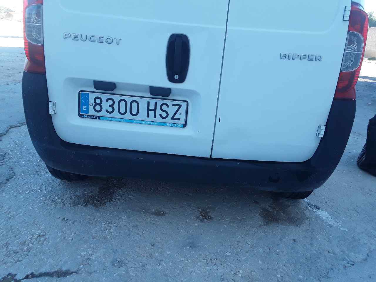 Paragolpes trasero, foto 1 de 3
