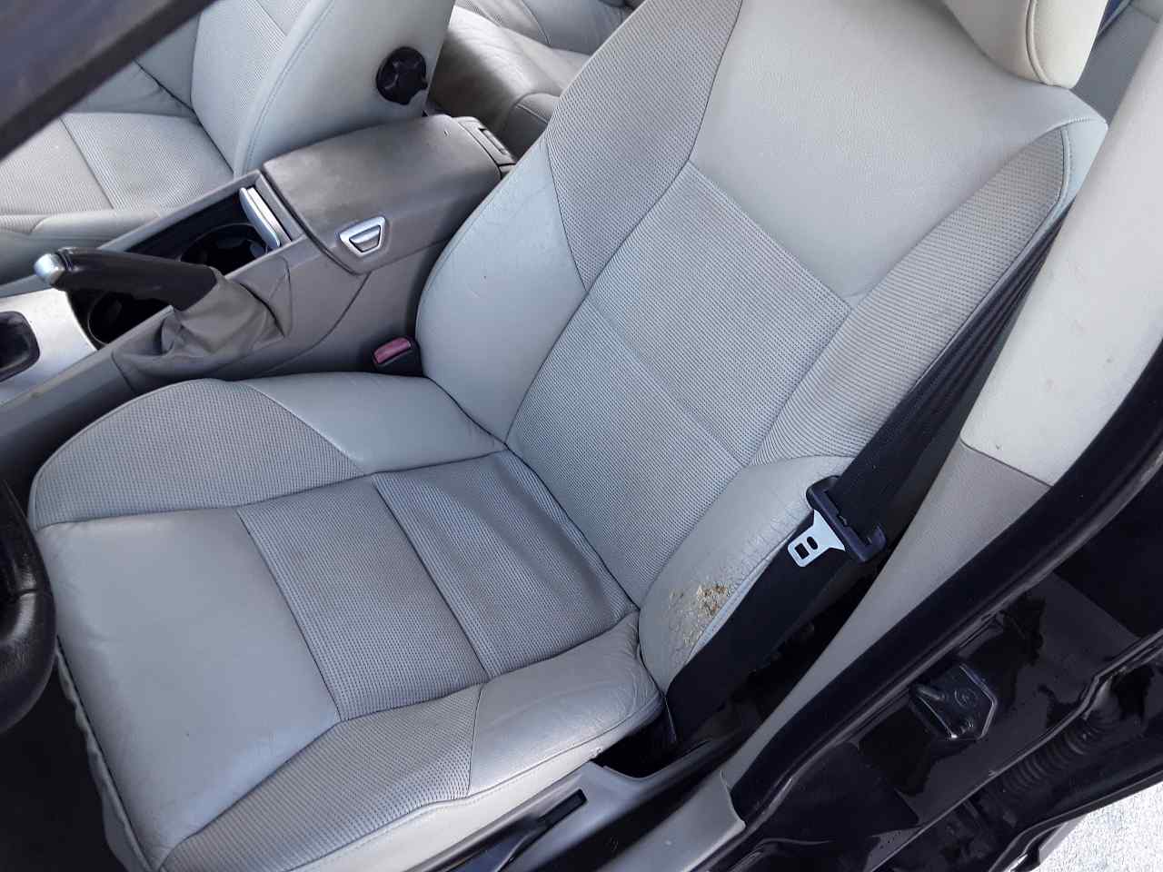 Asiento delantero izquierdo