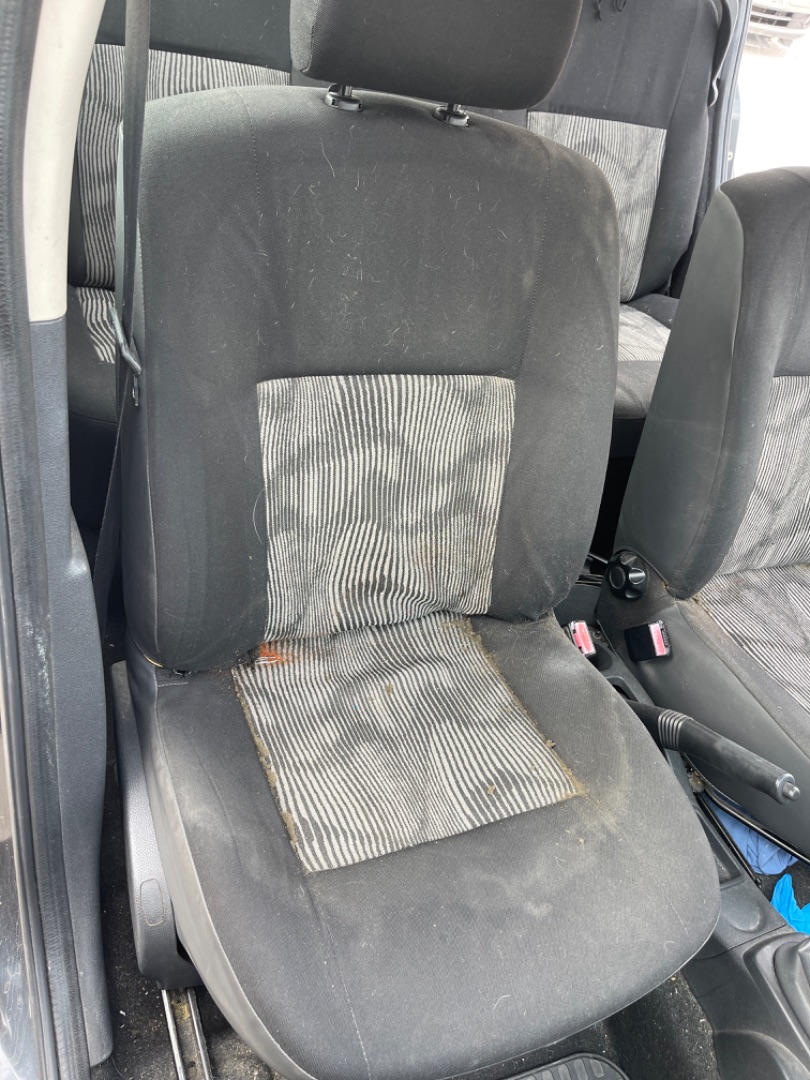 Asiento delantero derecho, foto 1 de 1