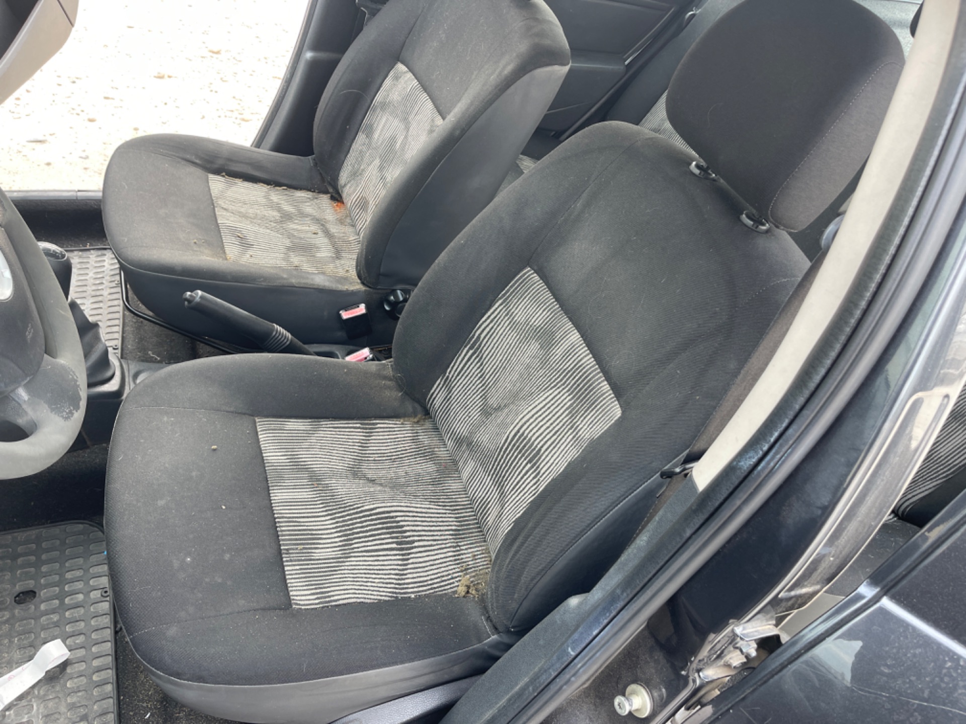 Asiento delantero izquierdo