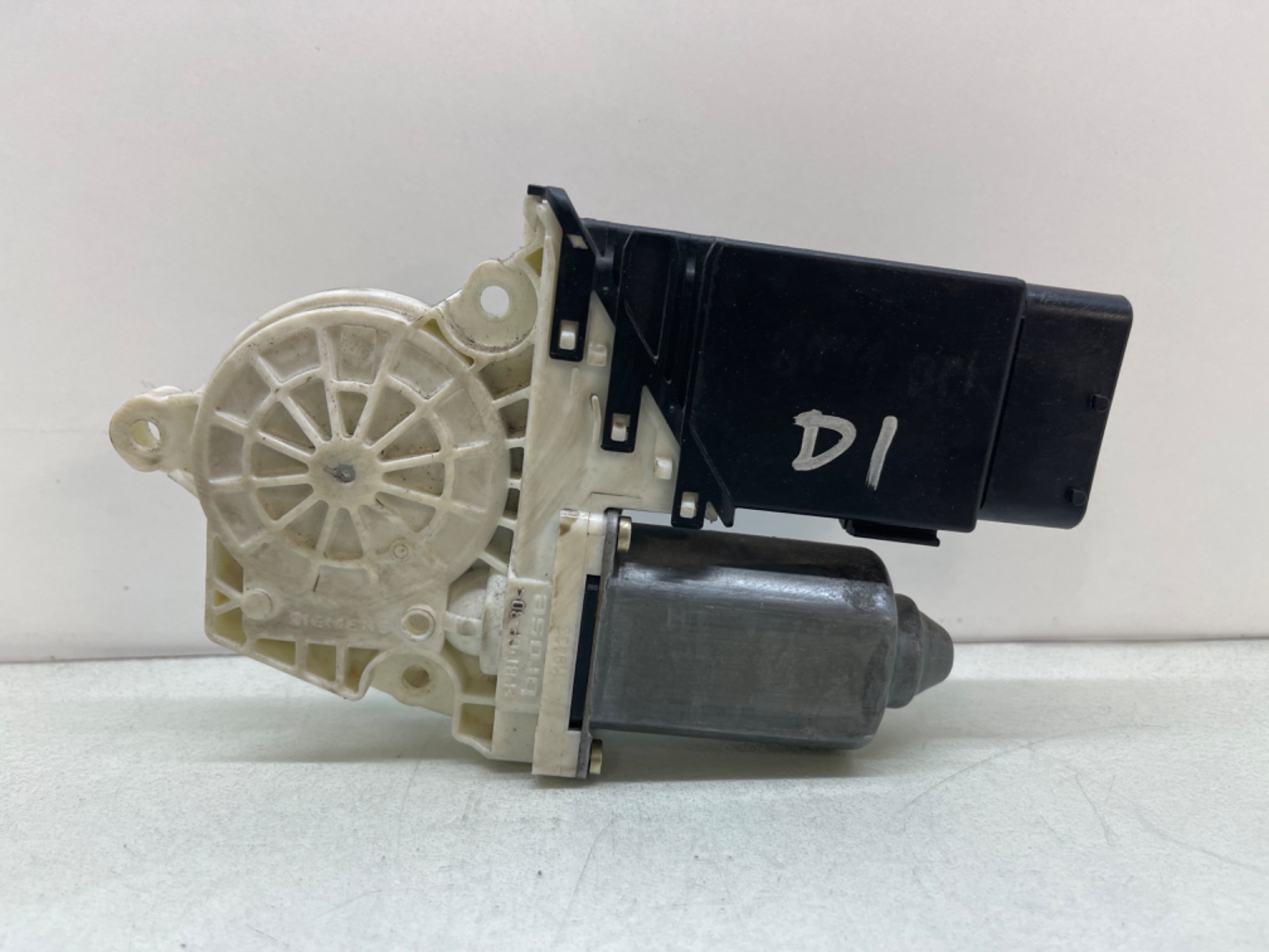 Motor elevalunas delantero izquierdo