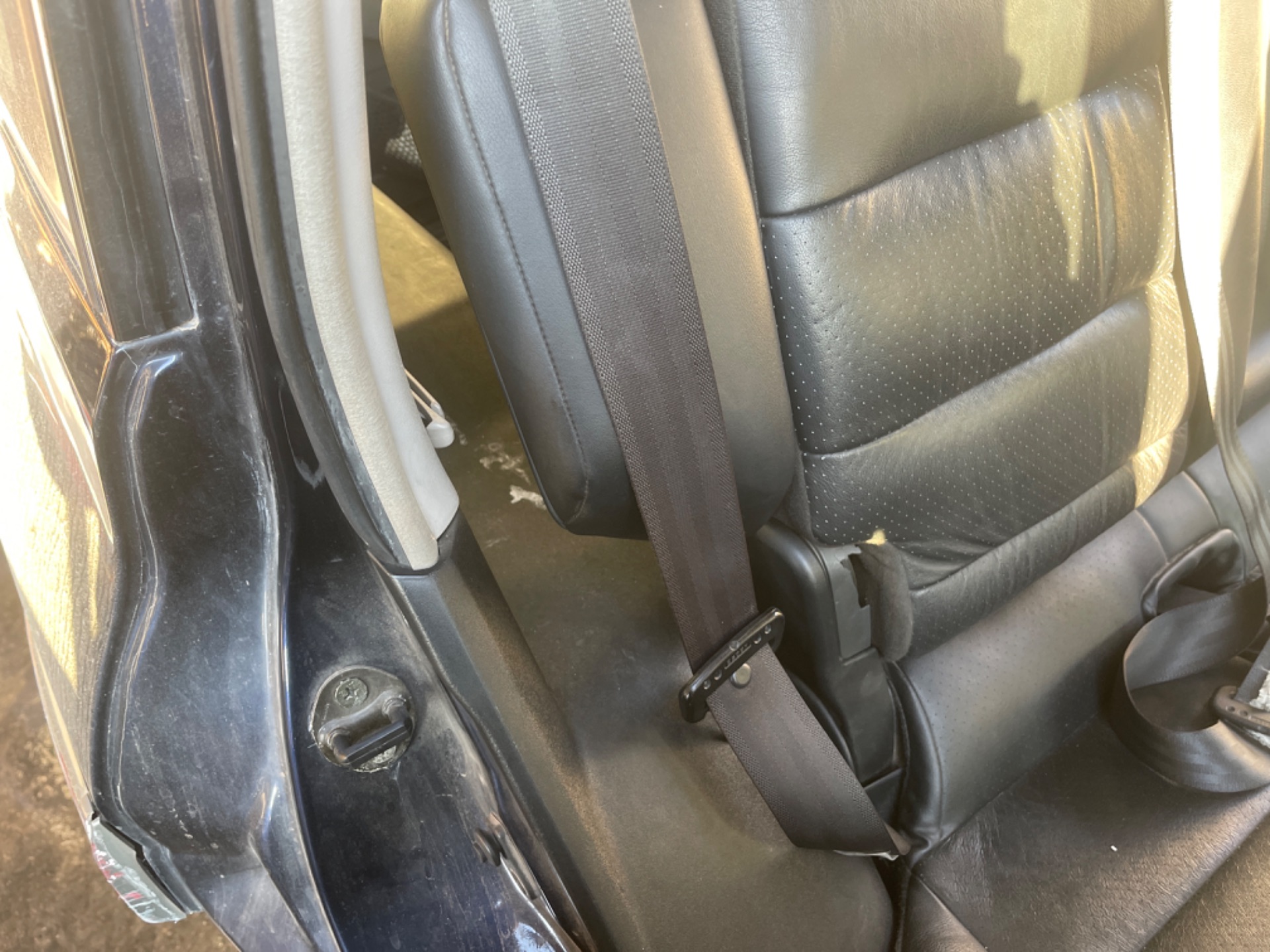 Cinturon seguridad trasero derecho
