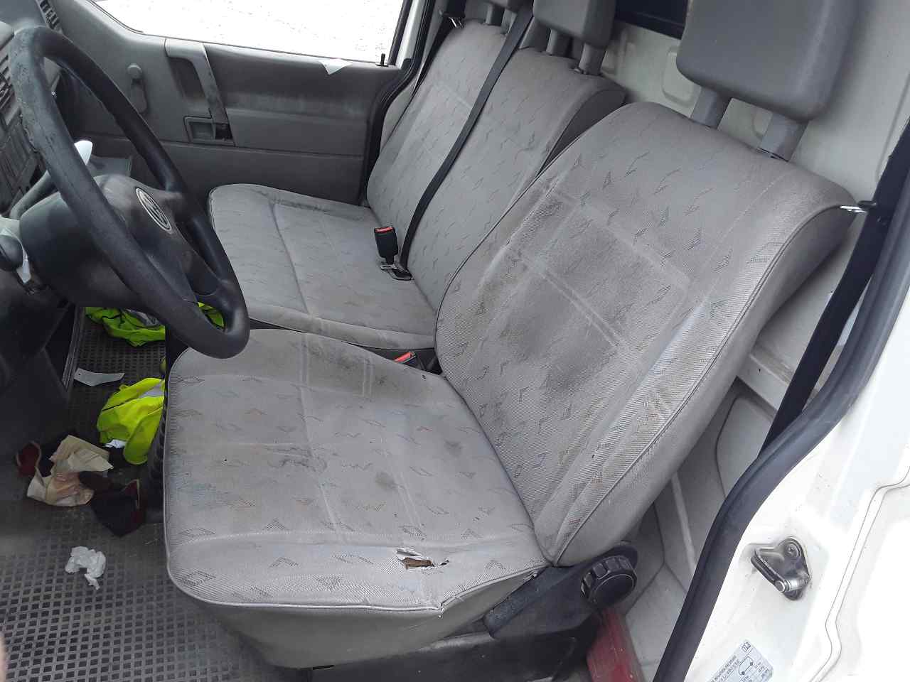 Asiento delantero izquierdo
