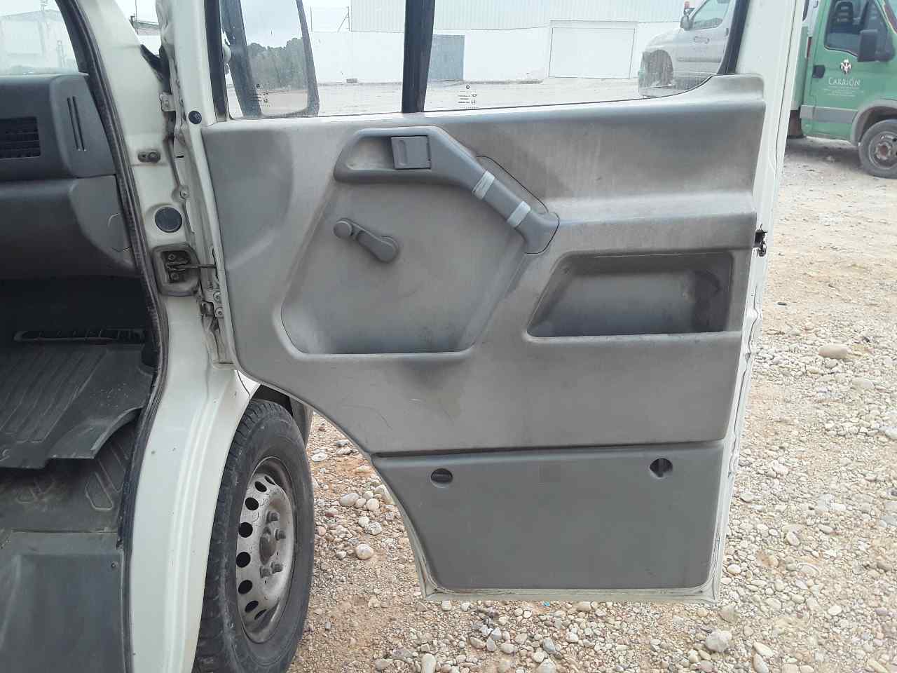 Guarnecido puerta delantera derecha