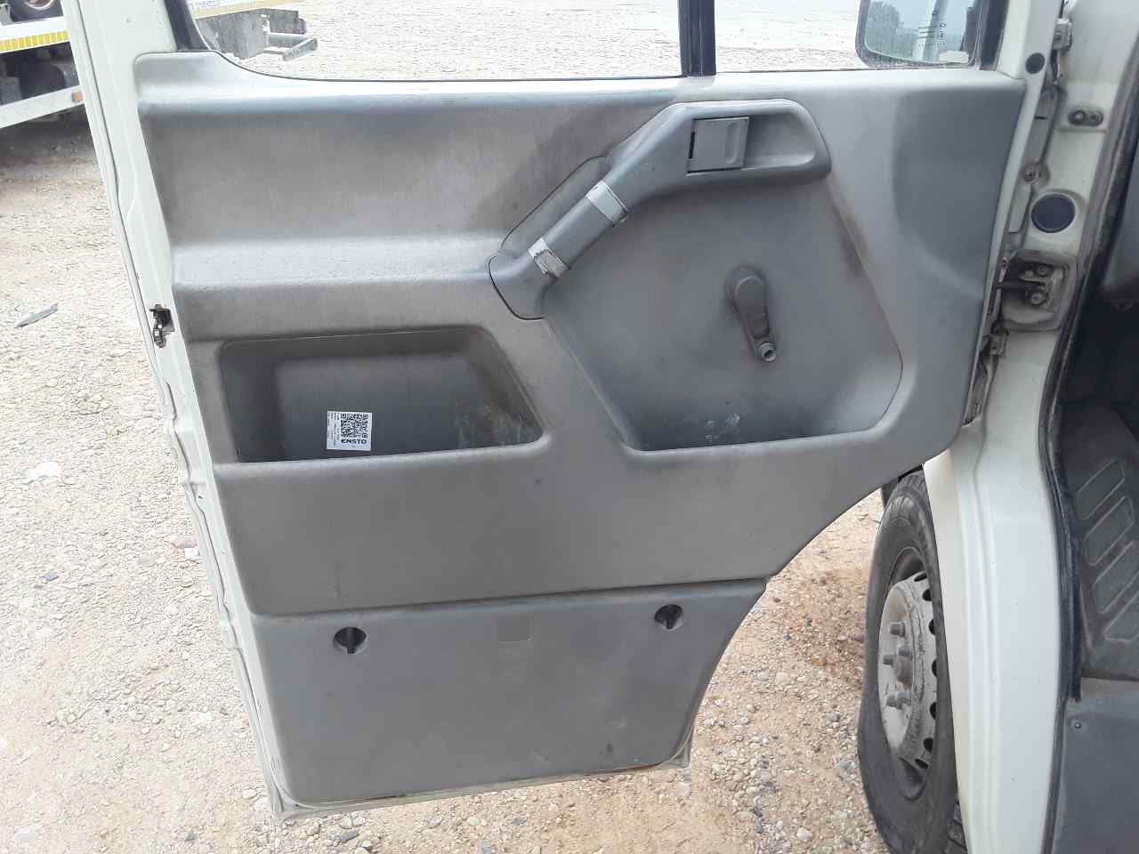Guarnecido puerta delantera izquierda