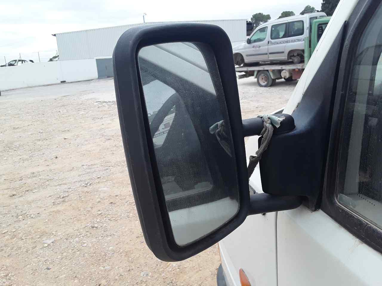 Retrovisor izquierdo