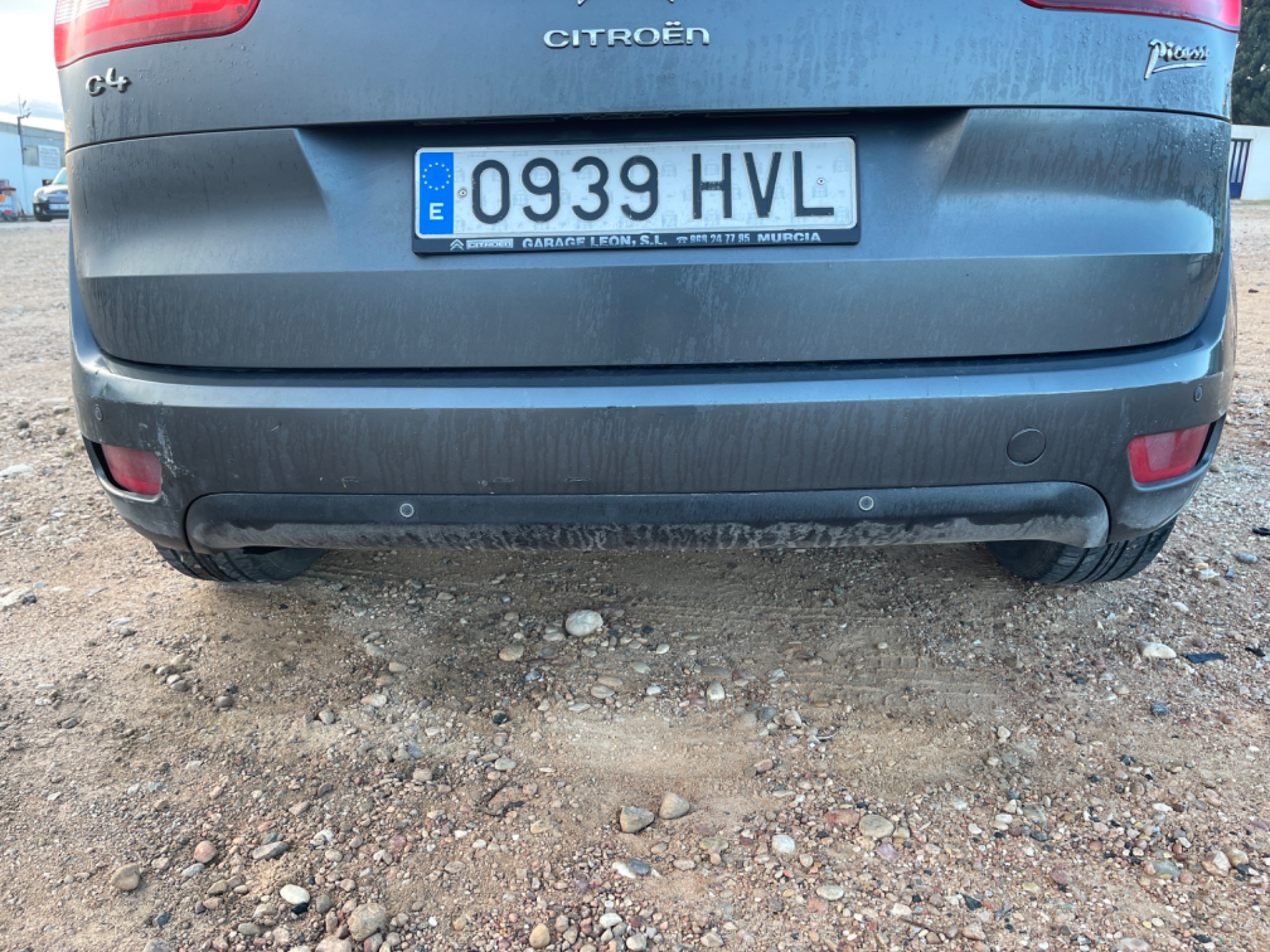 Paragolpes trasero, foto 1 de 3