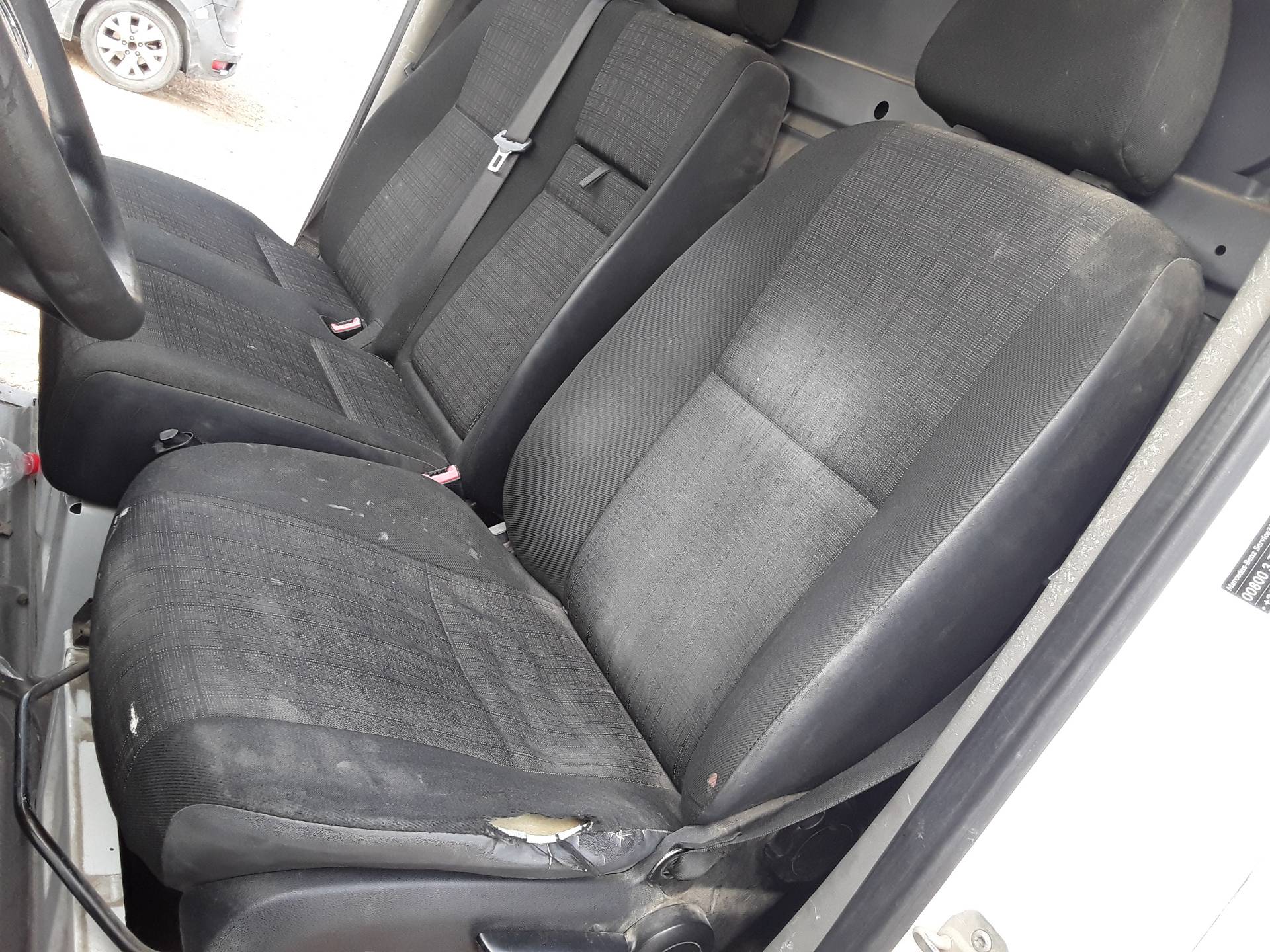 Asiento delantero izquierdo