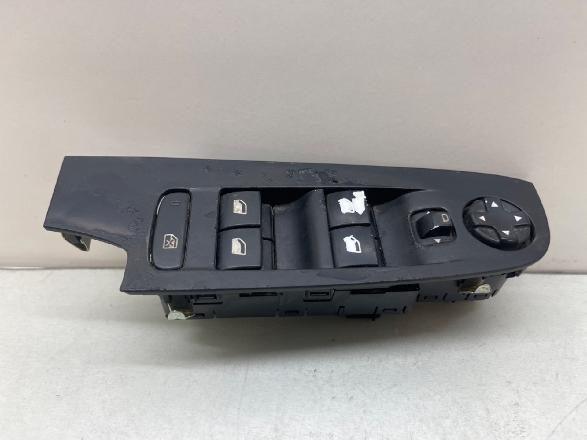 Front left window switch, photo 1 of 5