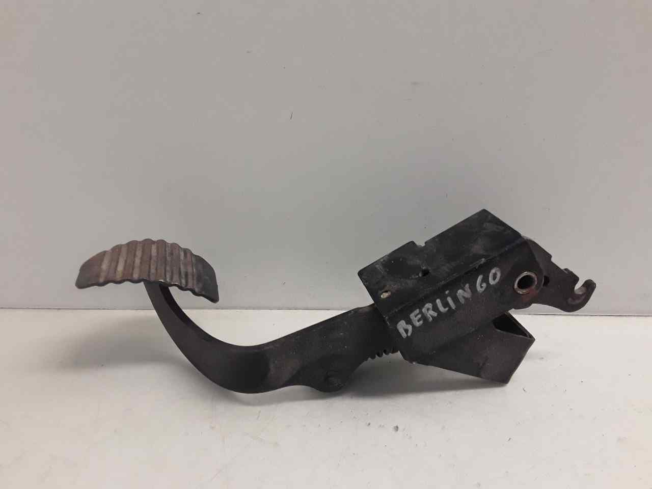 Pedal embrague
