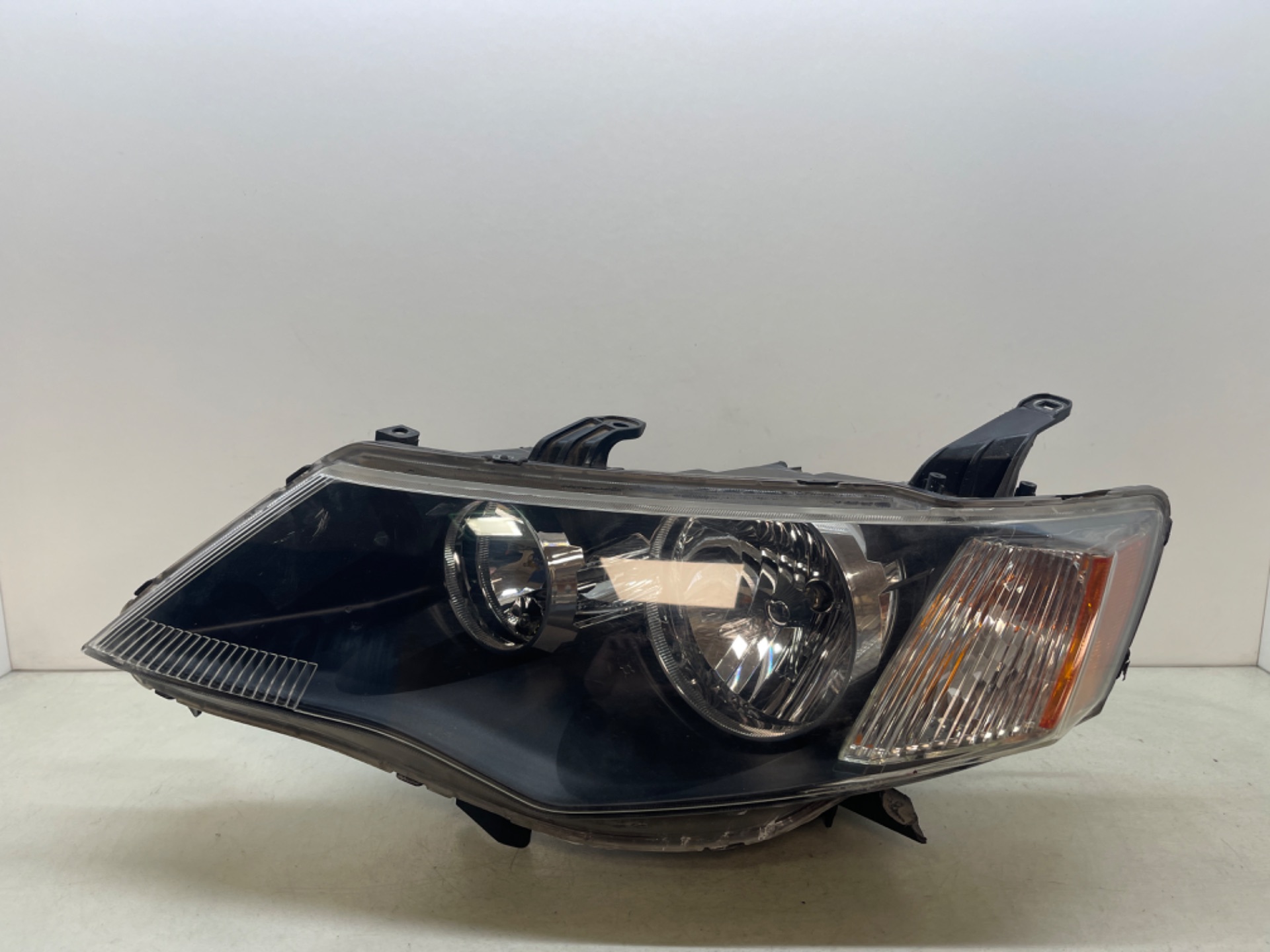 Left headlight, photo 1 of 11