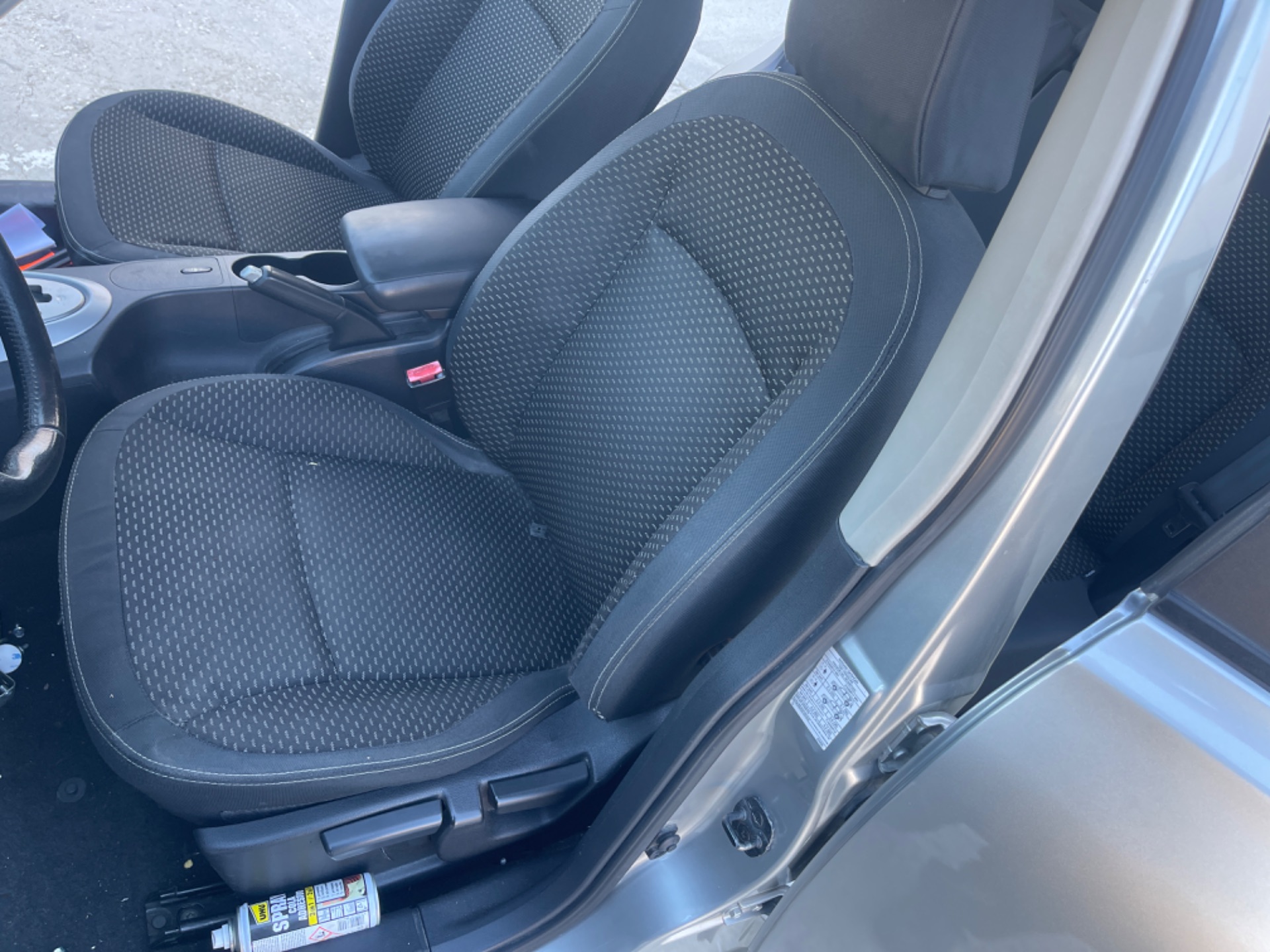 Front left seat, photo 1 of 1