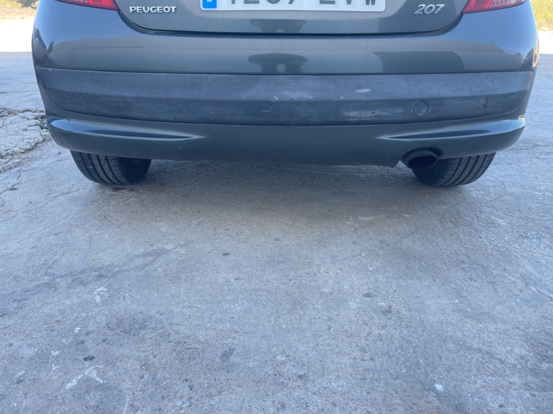Paragolpes trasero